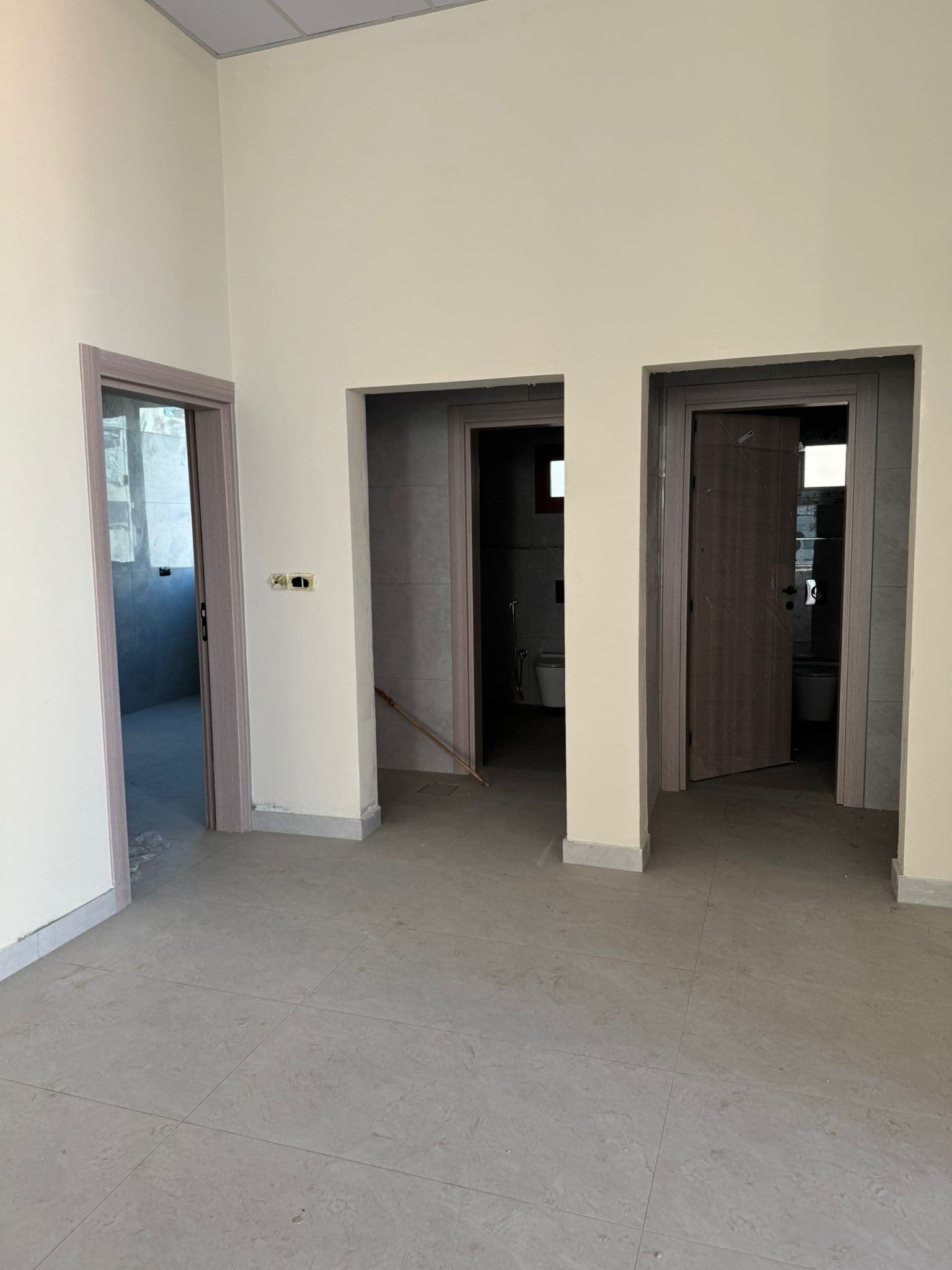 للإيجار دور ومحلين بالجابرية على ثلاث شوارع