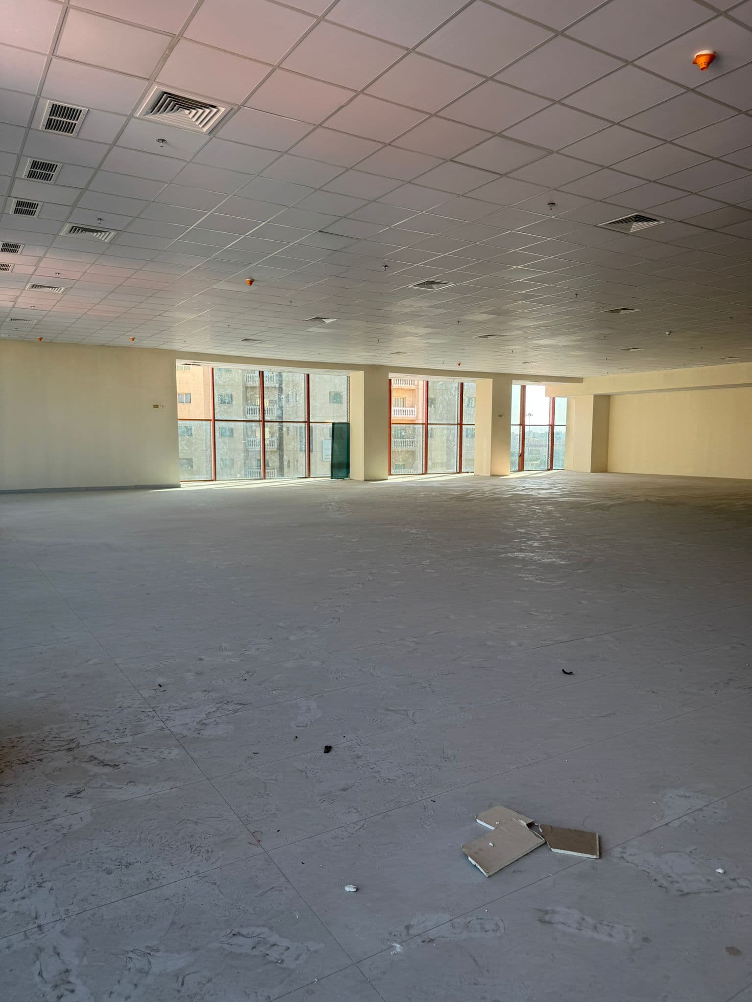 للإيجار دور ومحلين بالجابرية على ثلاث شوارع