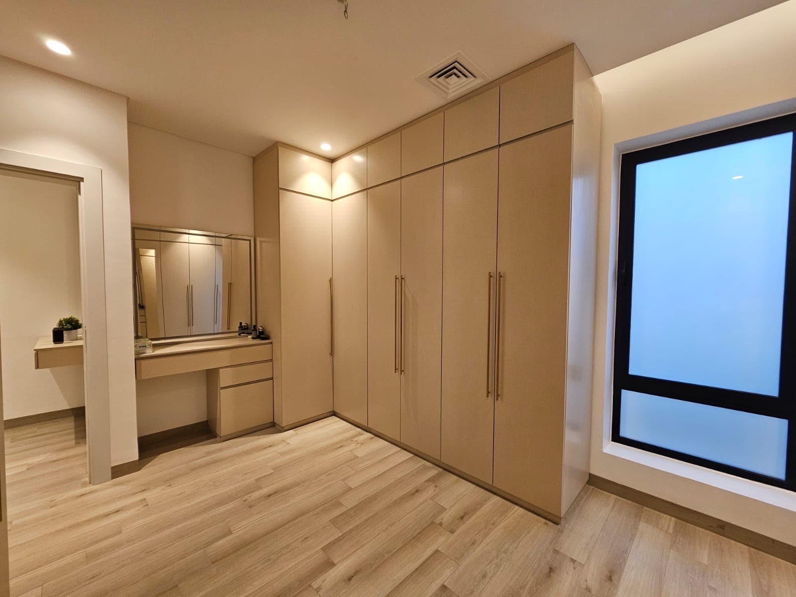 للبيع فيلا تشطيب ديلوكس فى المطلاع