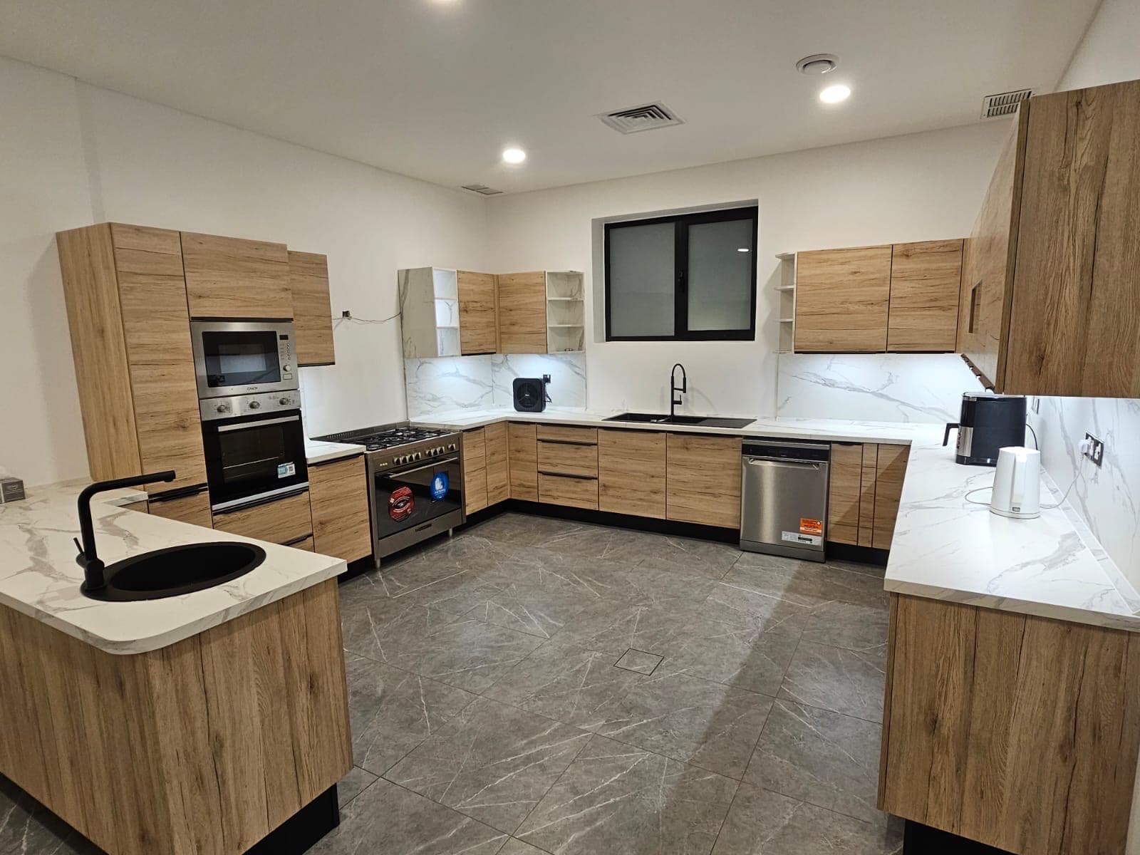 للبيع فيلا تشطيب ديلوكس فى المطلاع