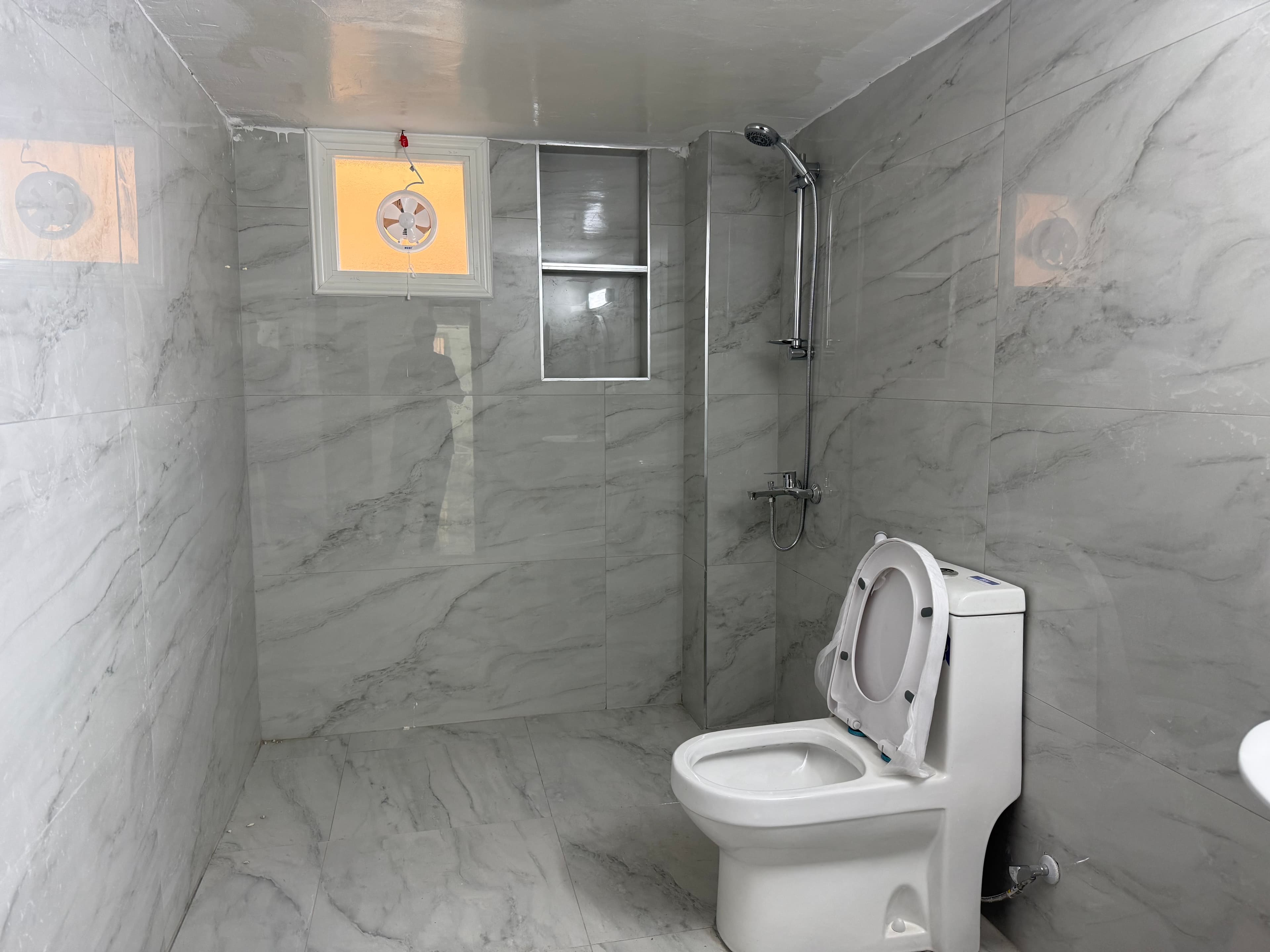 للإيجار شقة فى سلوى قطعة 1