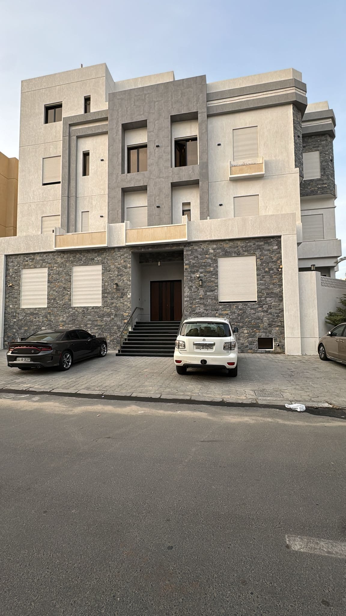 للبيع قسيمة فى غرب عبدالله المبارك قطعة 7