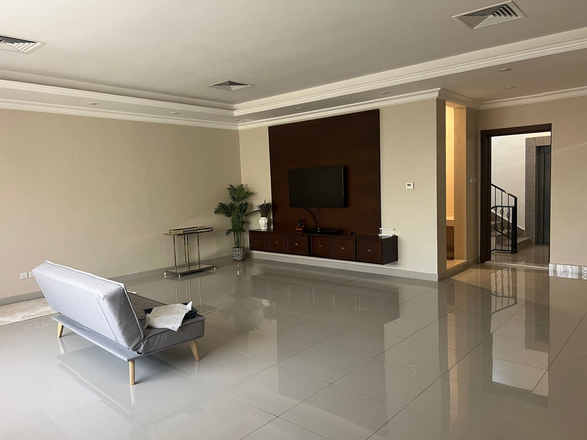 دور كامل للايجار فى الصديق