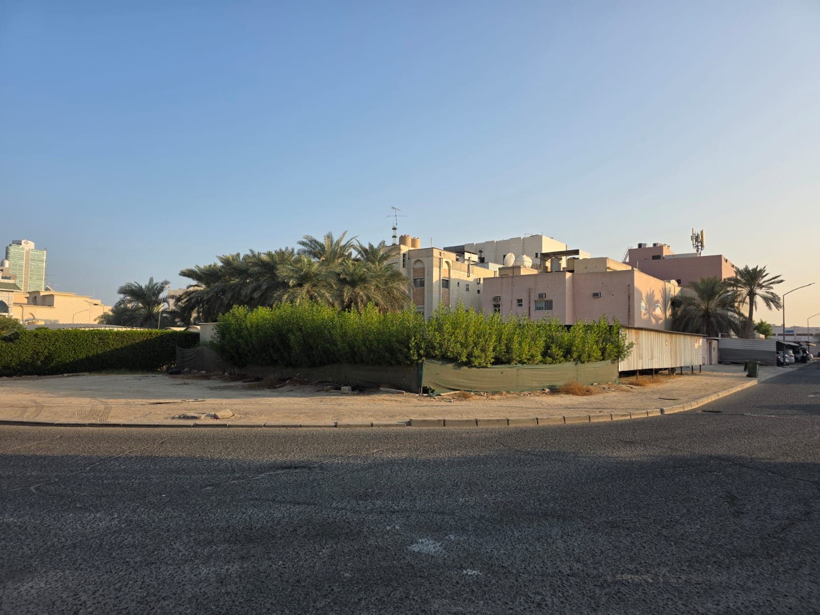 بيت هدام للبيع فى الدسمة زاوية