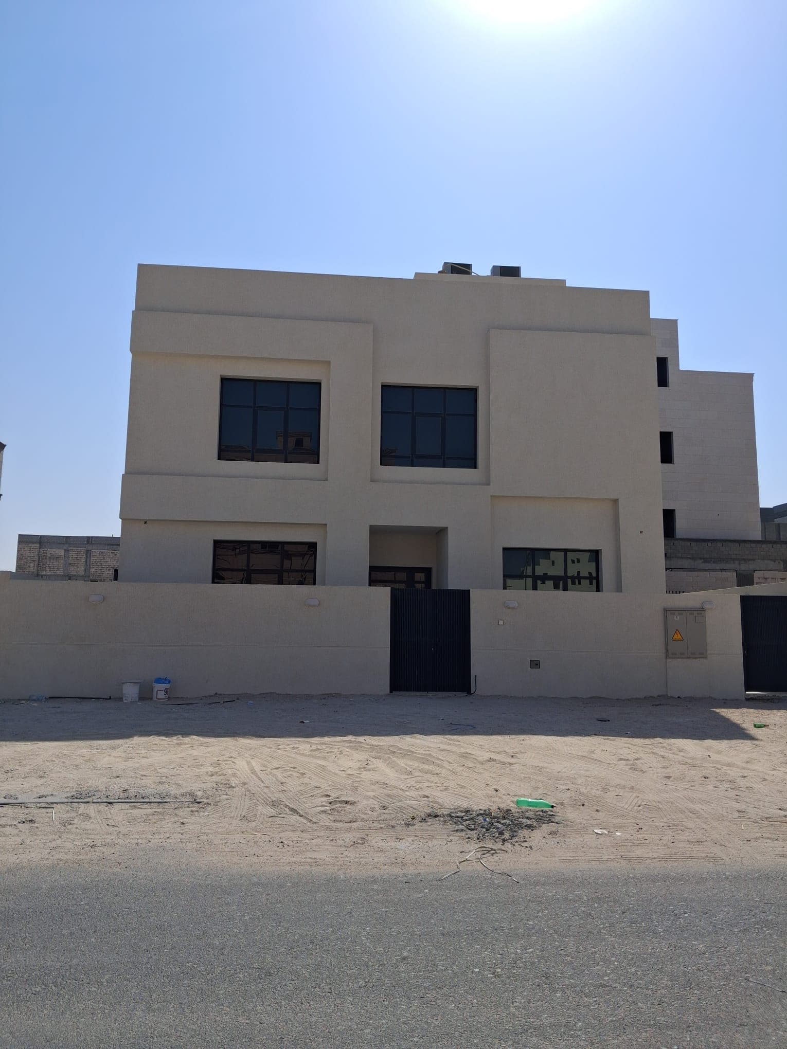 للبيع فيلا فى منطقة المطلاع شارع واحد