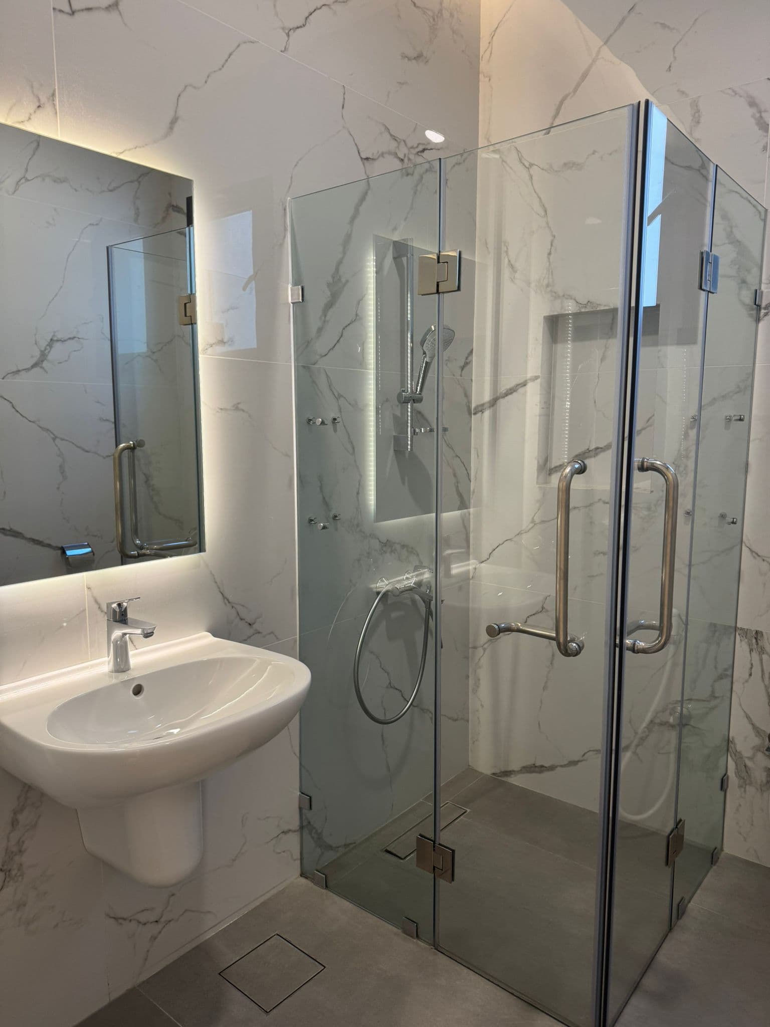 للايجار دور أرضي وشقة فى كيفان