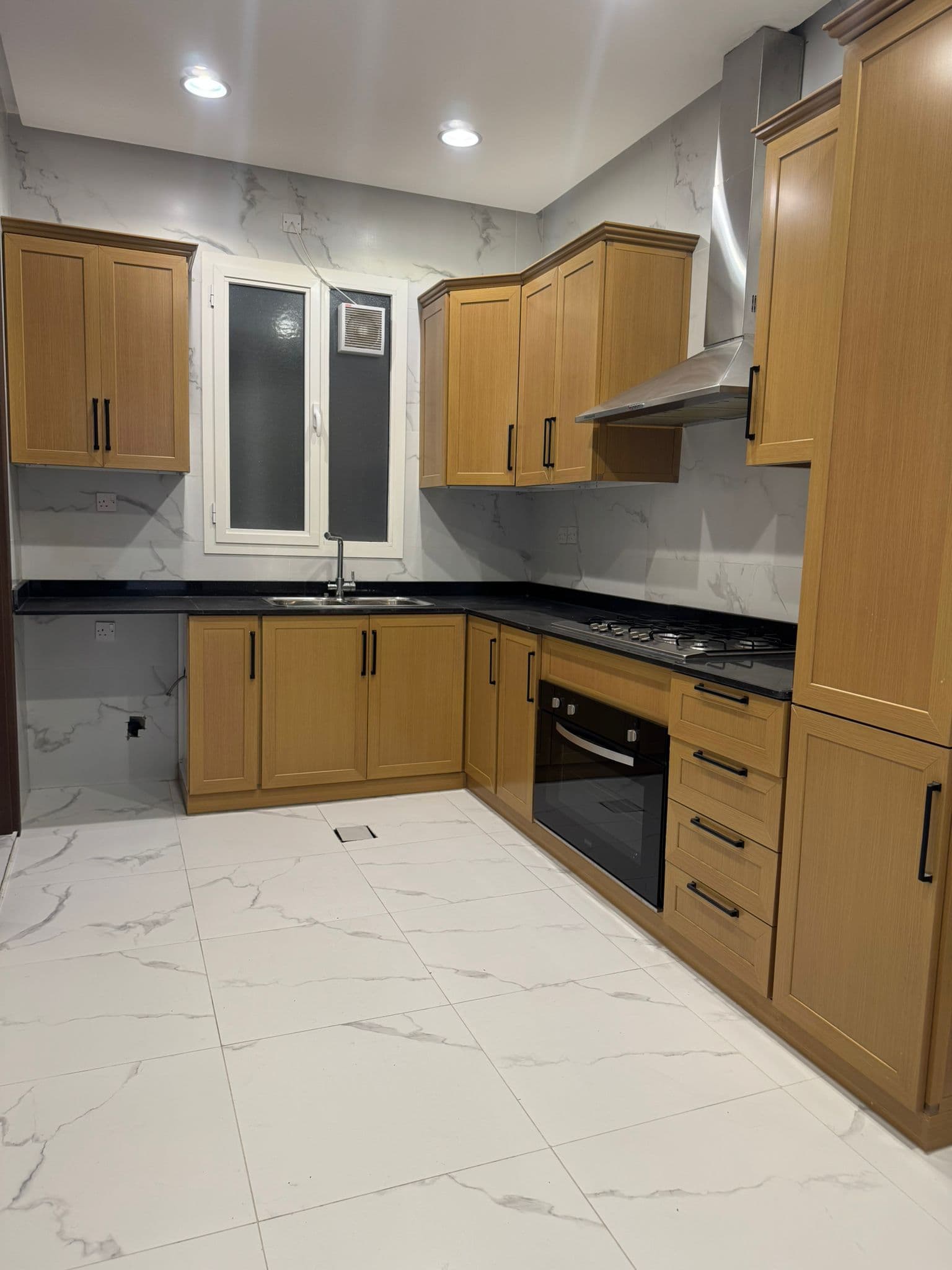 للايجار شقة فى غرناطة