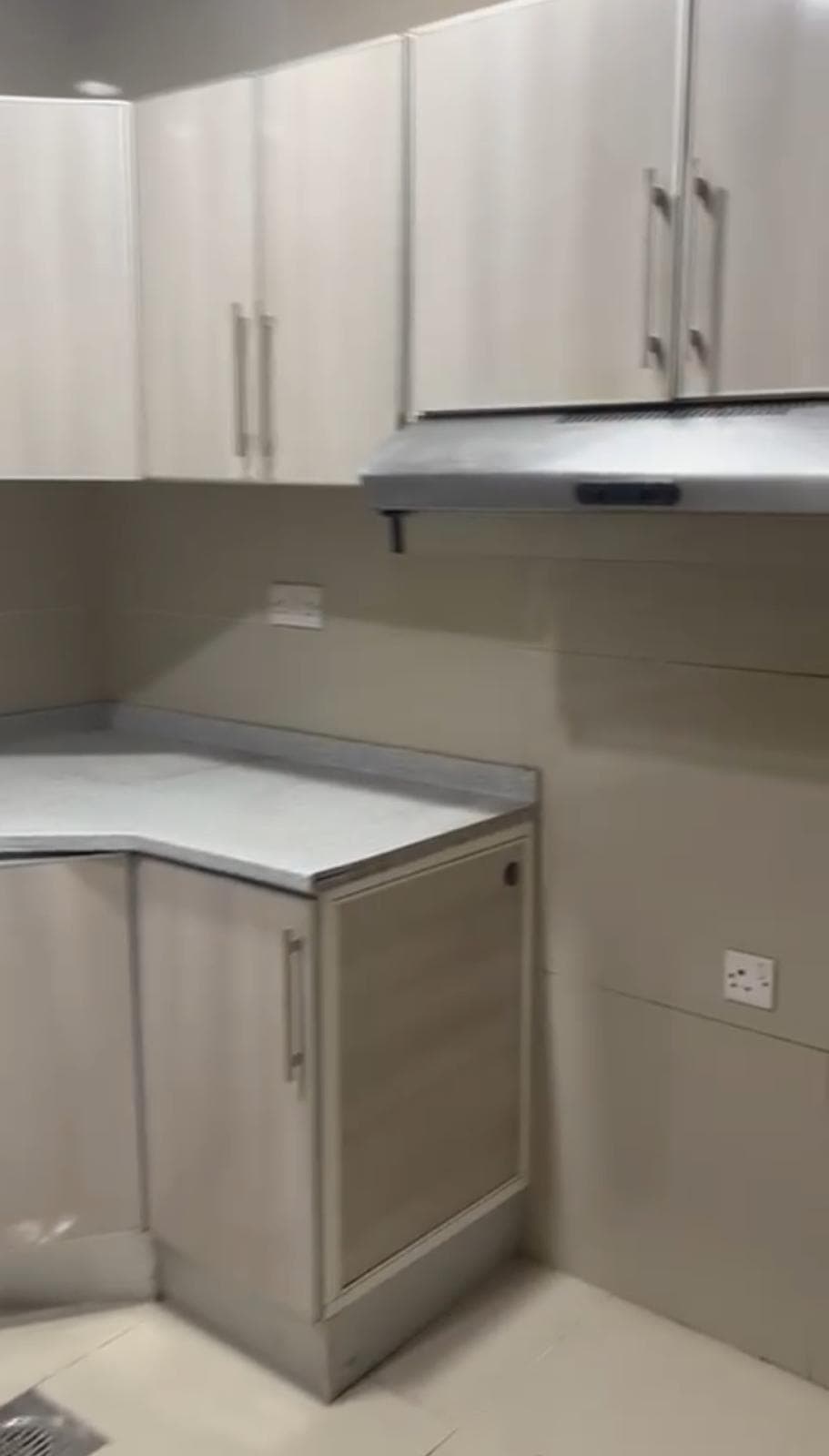 شقة للإيجار بالشعب البحرى قطعة 8