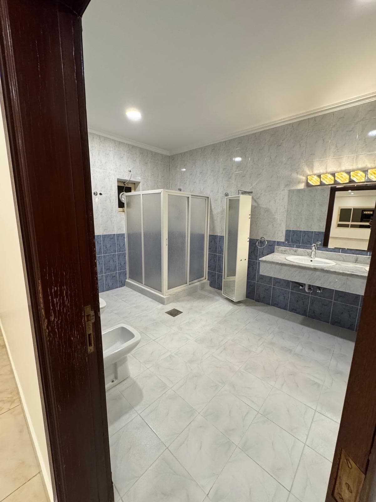 دور للإيجار فى قرطبه أربع غرف