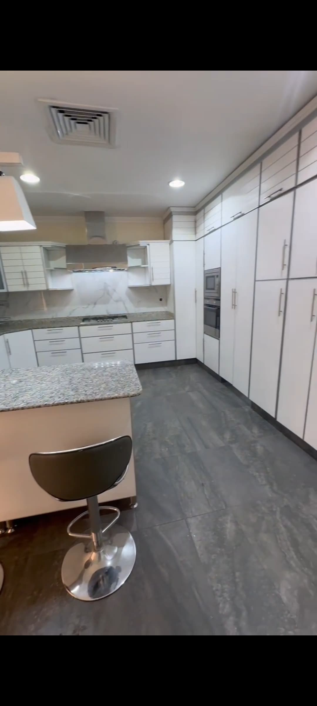 للبيع فيلا فى سلوي قطعه 9