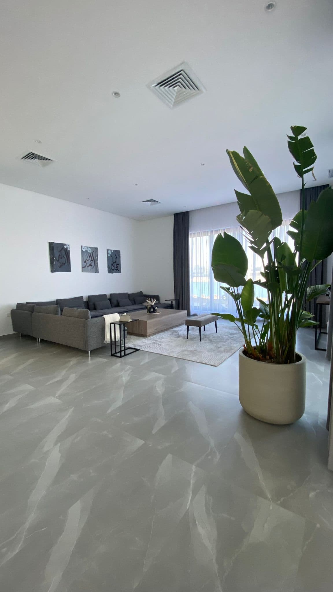 للبيع شاليه فى المرحله الرابعة فى صباح الاحمد البحرية