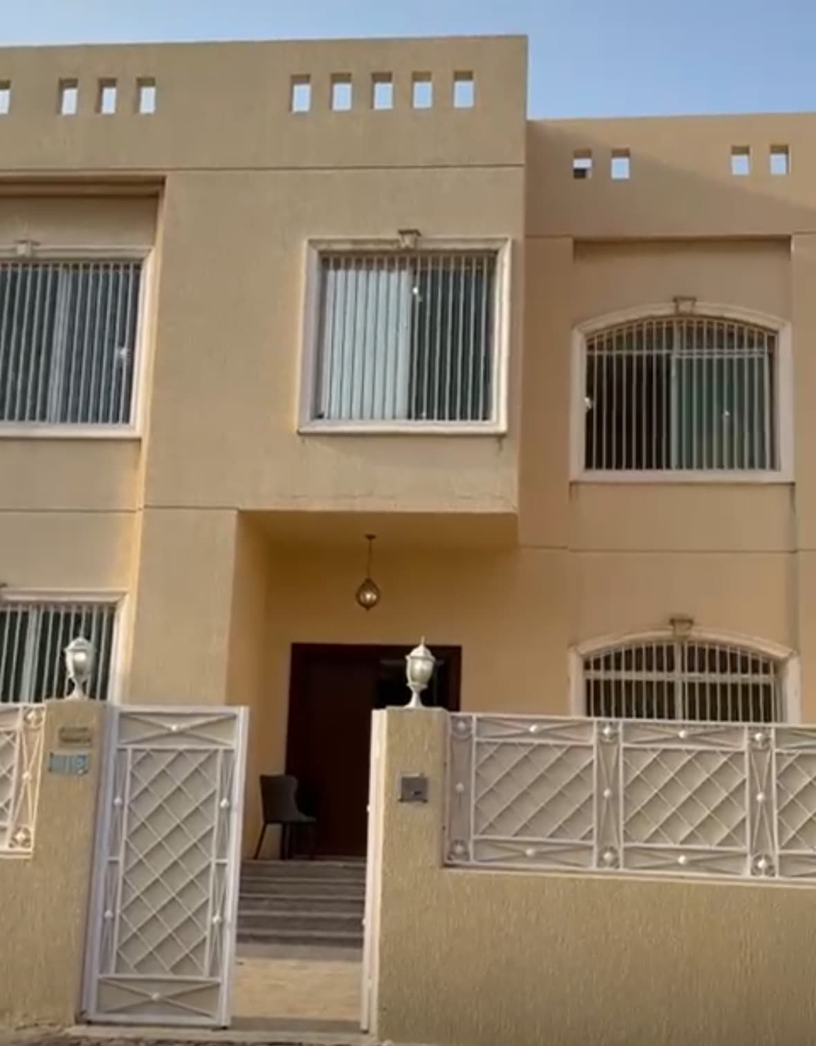 فيلا مميزه للايجار في الجابريه