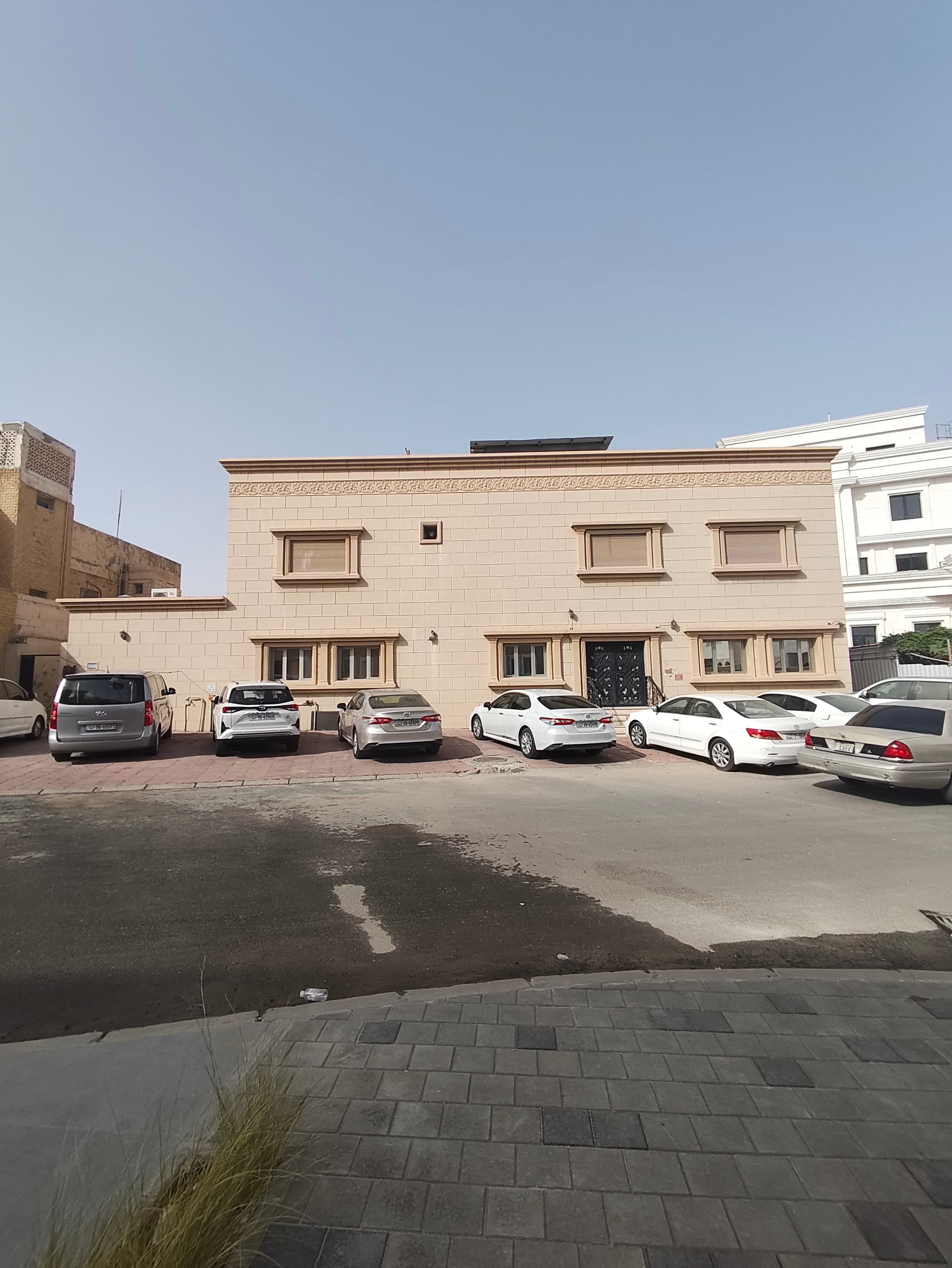 للبيع بيت بطن و ظهر في الصباحيه