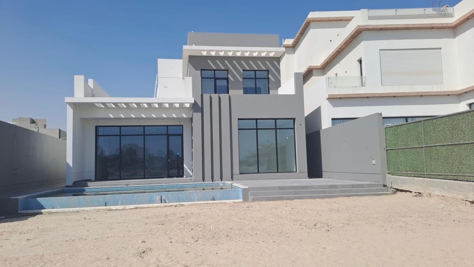 للبيع شاليه فى صباح الاحمد البحريه أول ساكن