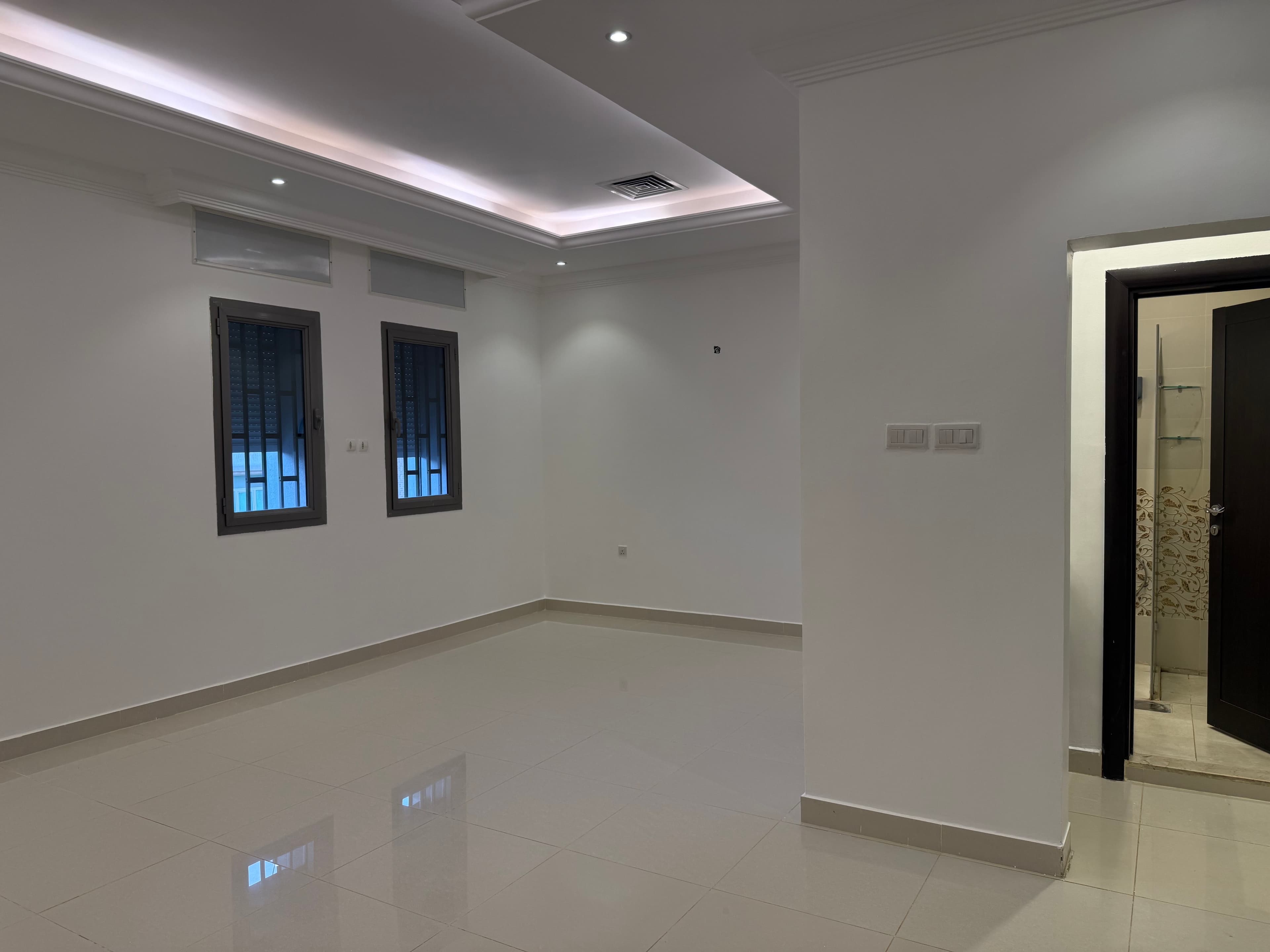 للايجار شقة فى الرميثية قطعة 12