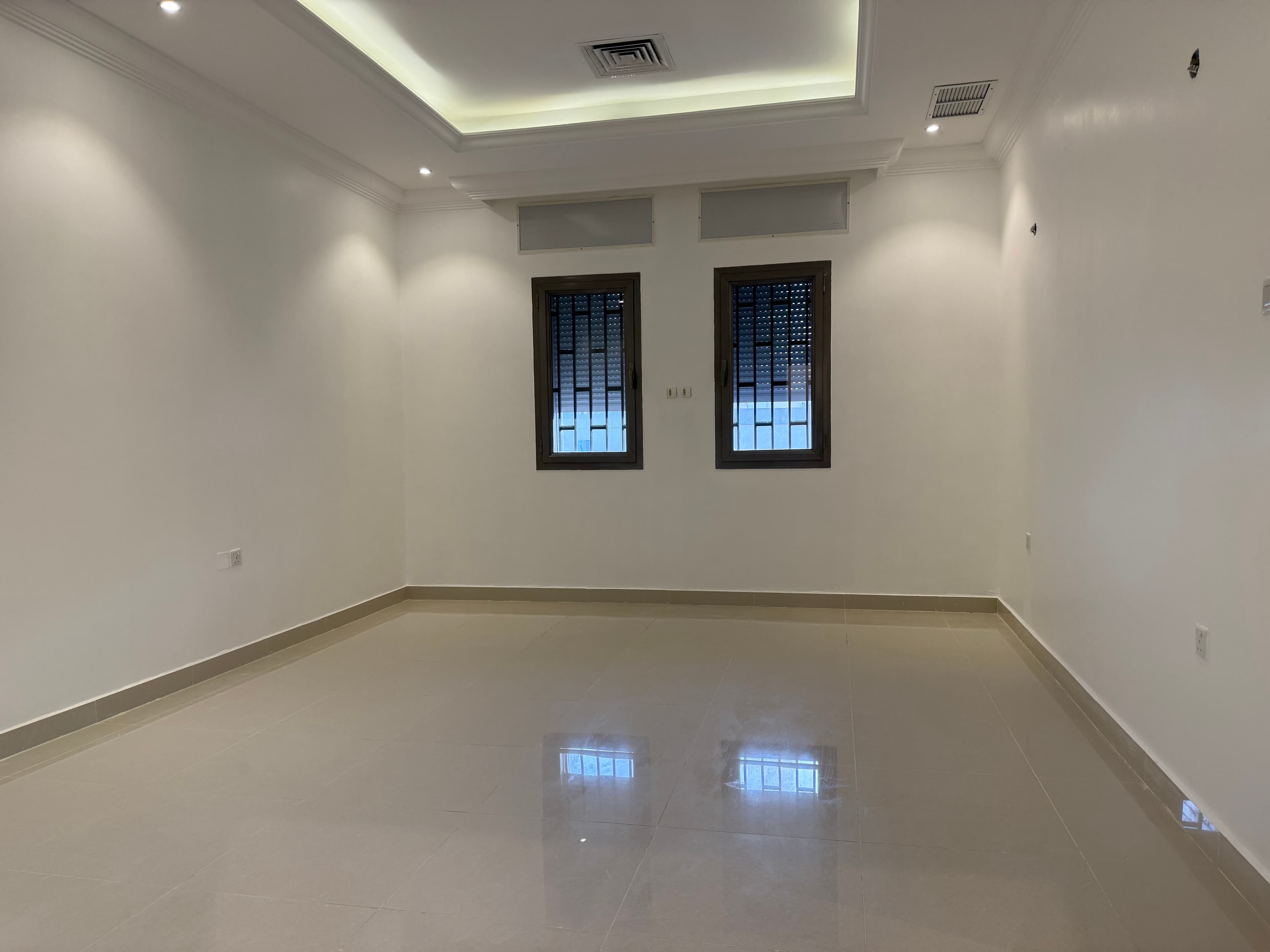 للايجار شقة فى الرميثية قطعة 12