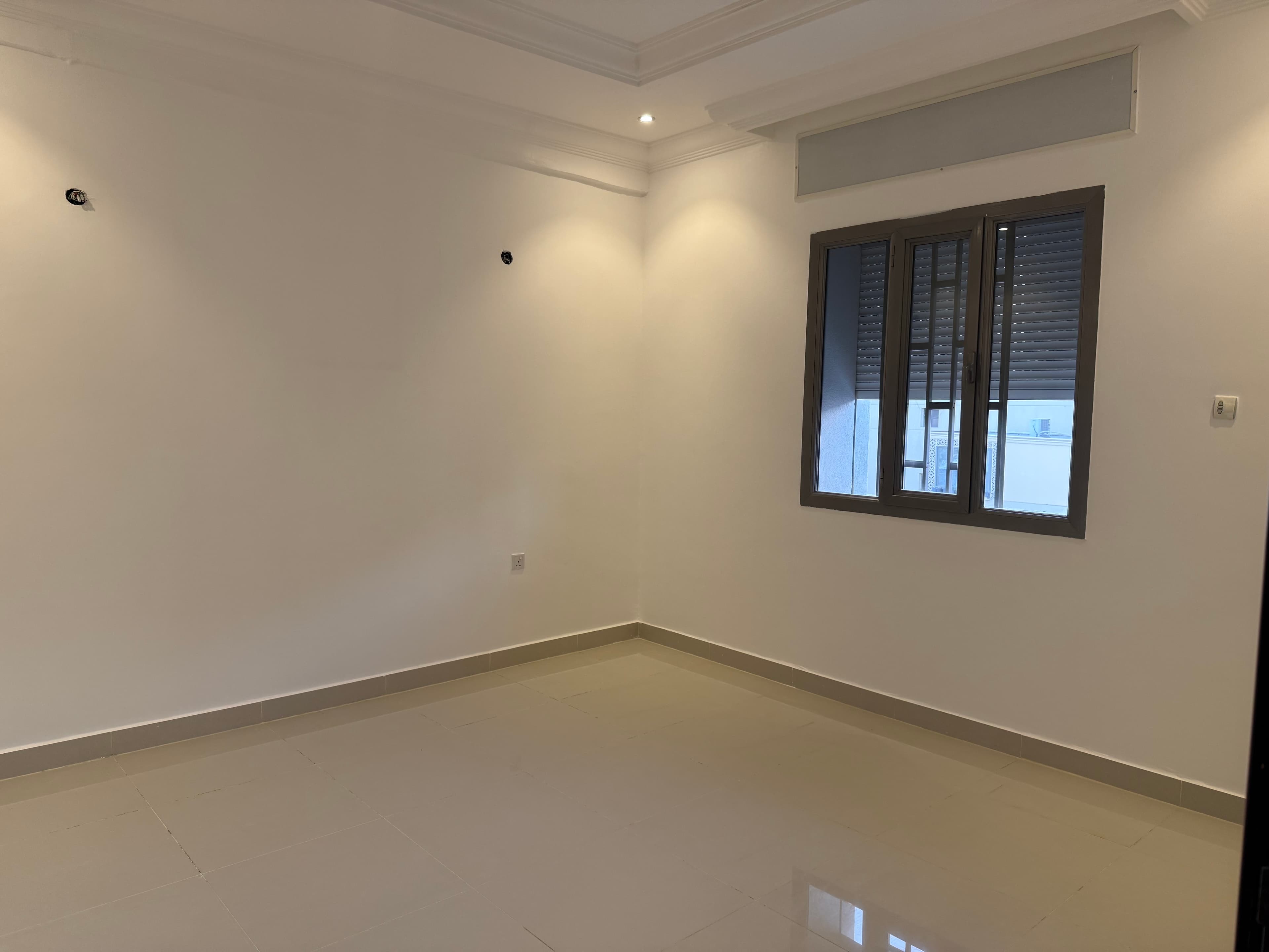 للايجار شقة فى الرميثية قطعة 12