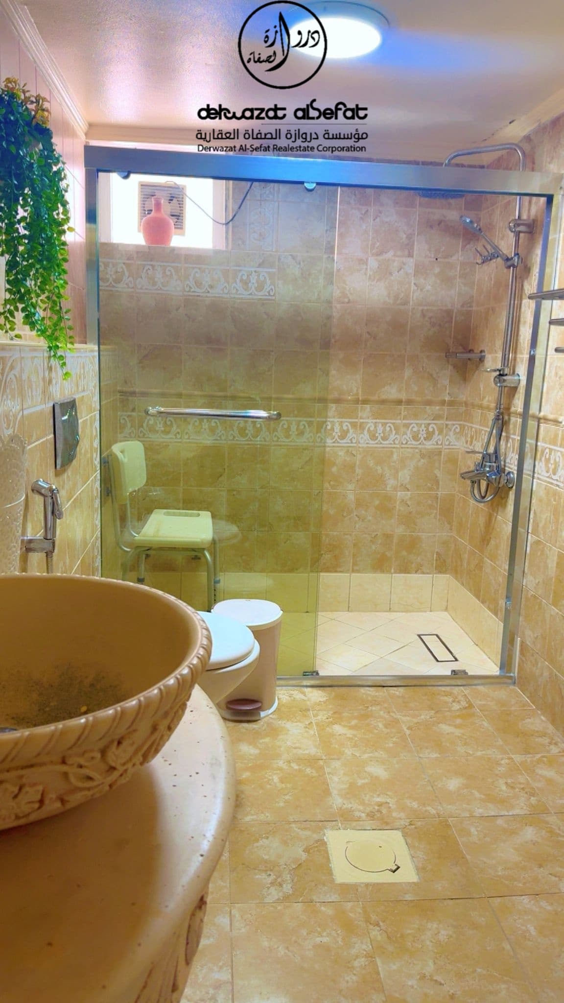 للإيجار دور أول فى العديليه قطعه 3