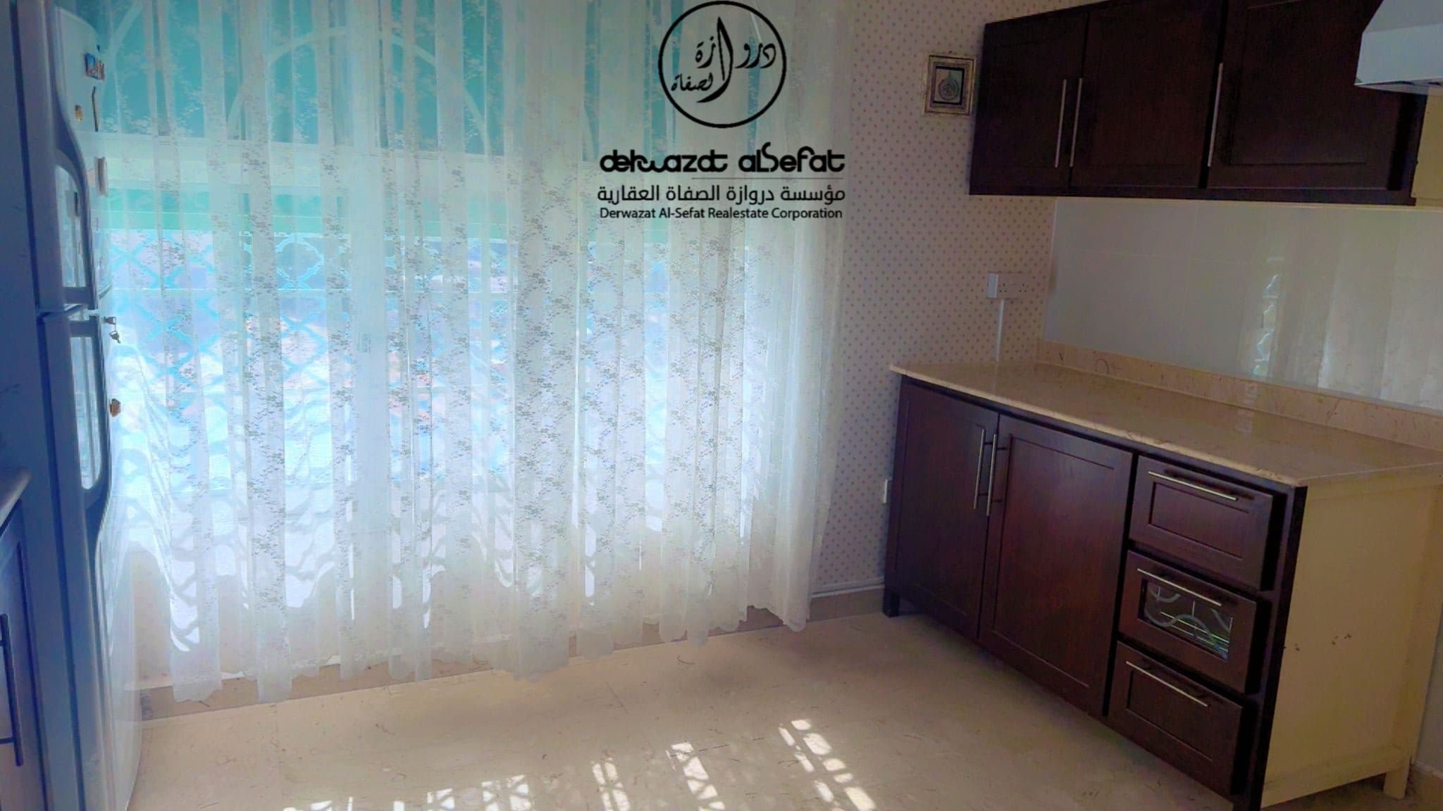 للإيجار دور أول فى العديليه قطعه 3