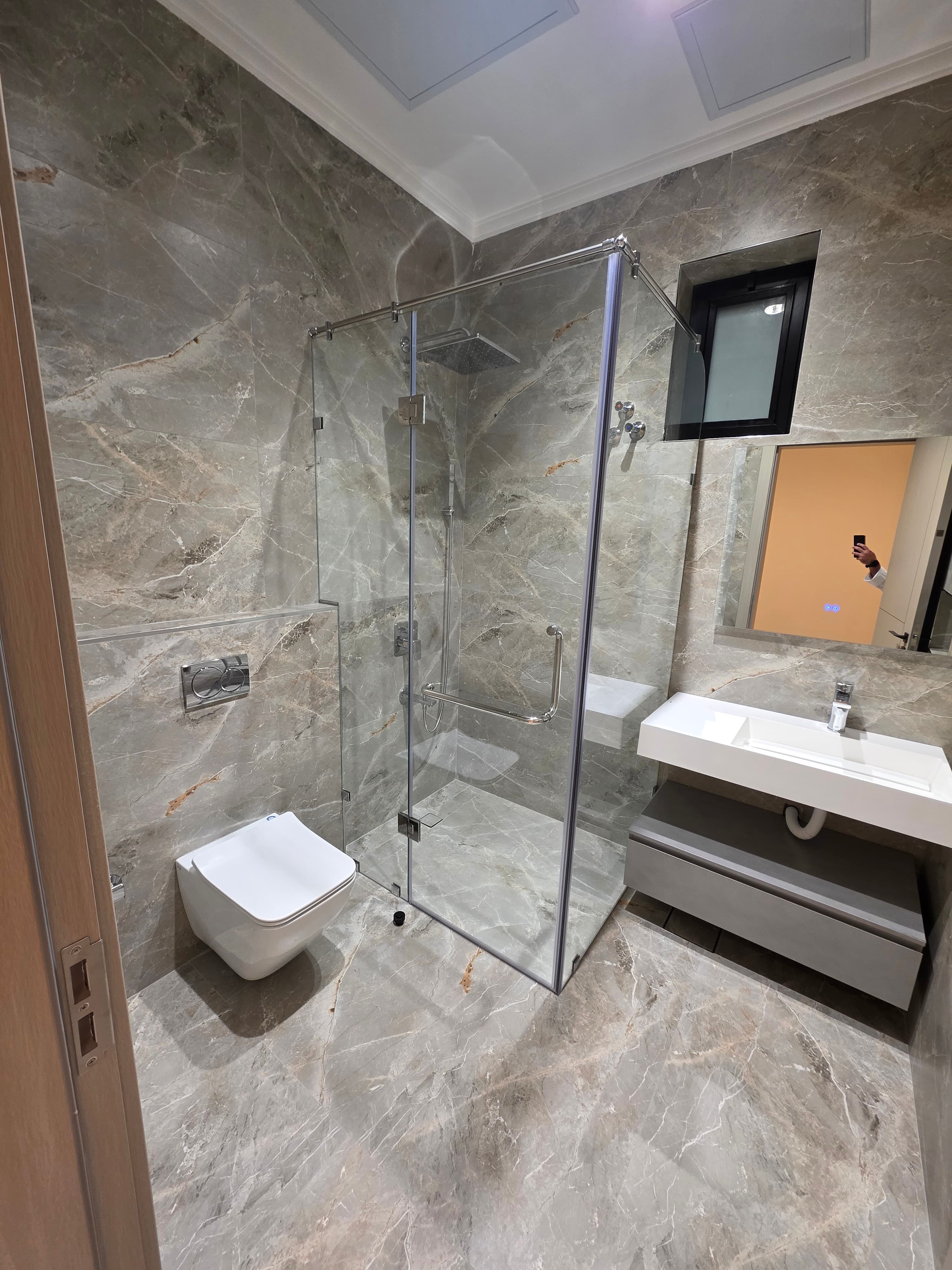 للايجار دور أول فى جنوب خيطان الجديده