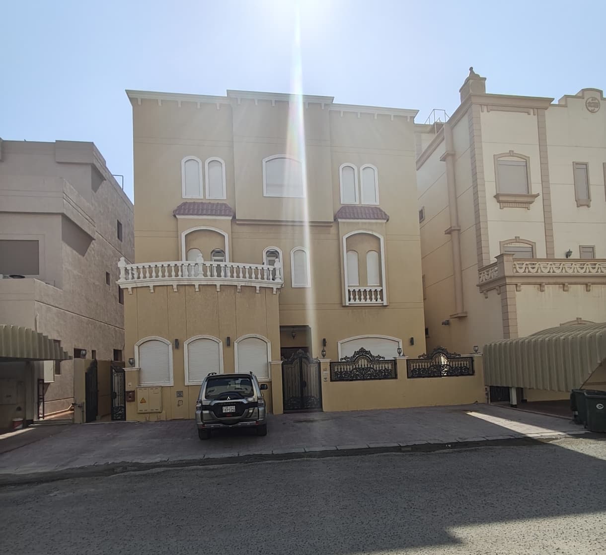 فيلا للبيع فى جابر الاحمد بطن وظهر