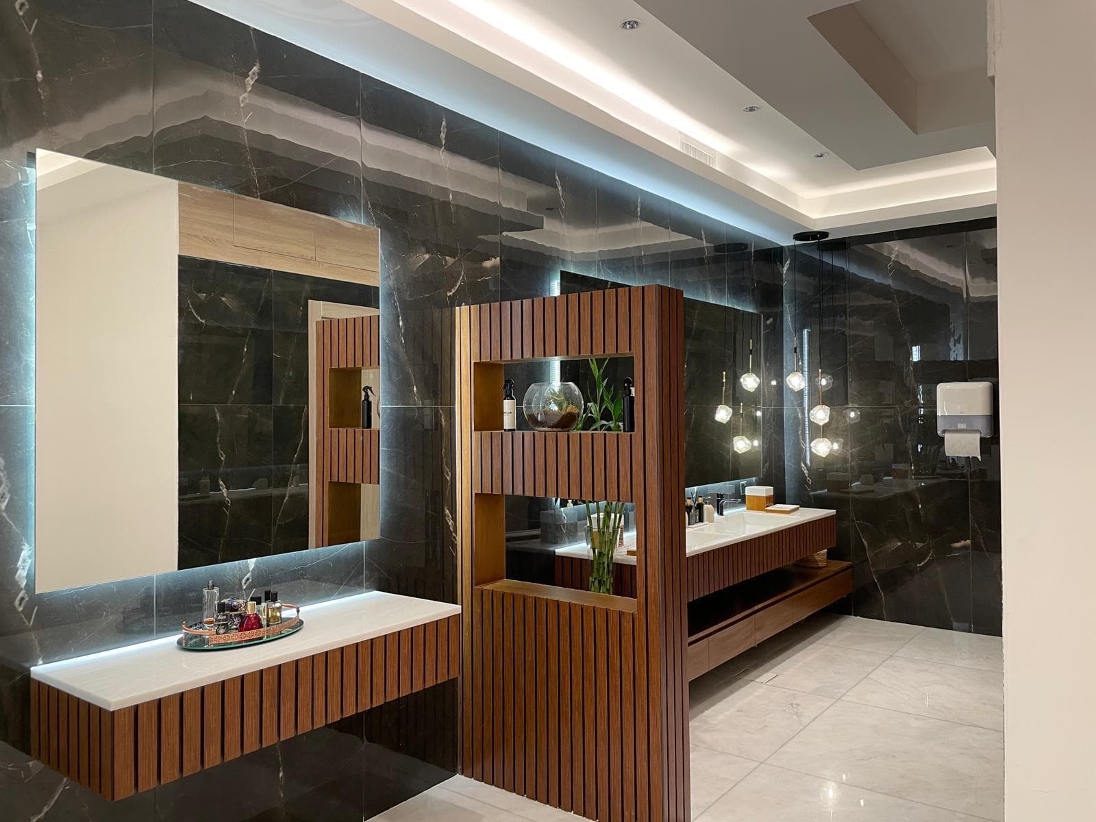 للبيع قسيمة في غرب عبدالله المبارك