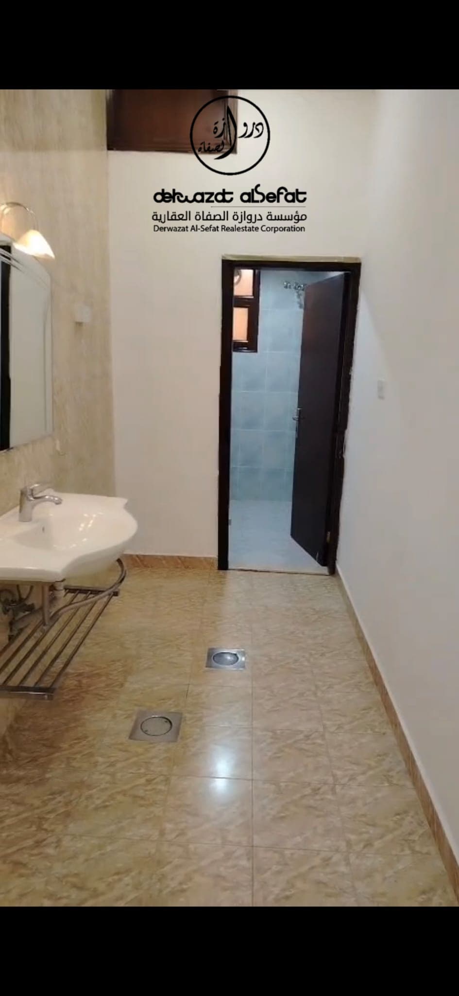 للايجار دور أرضي فى الشهداء قطعه 4