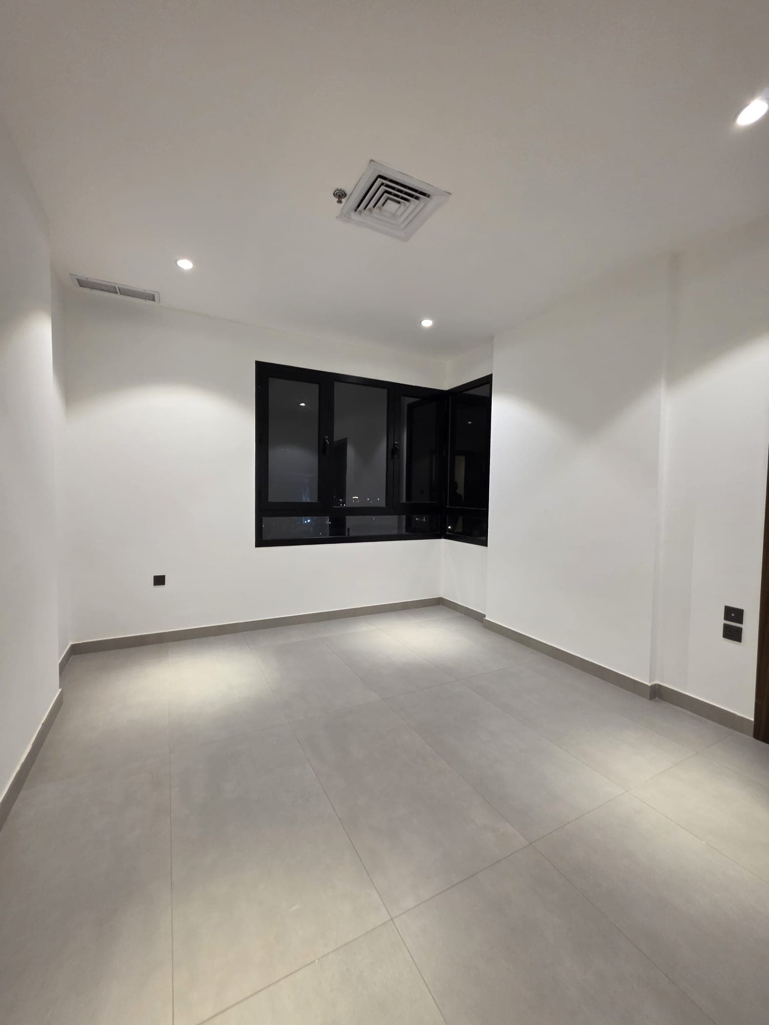 للايجار شقة فى منطقة الدسمة