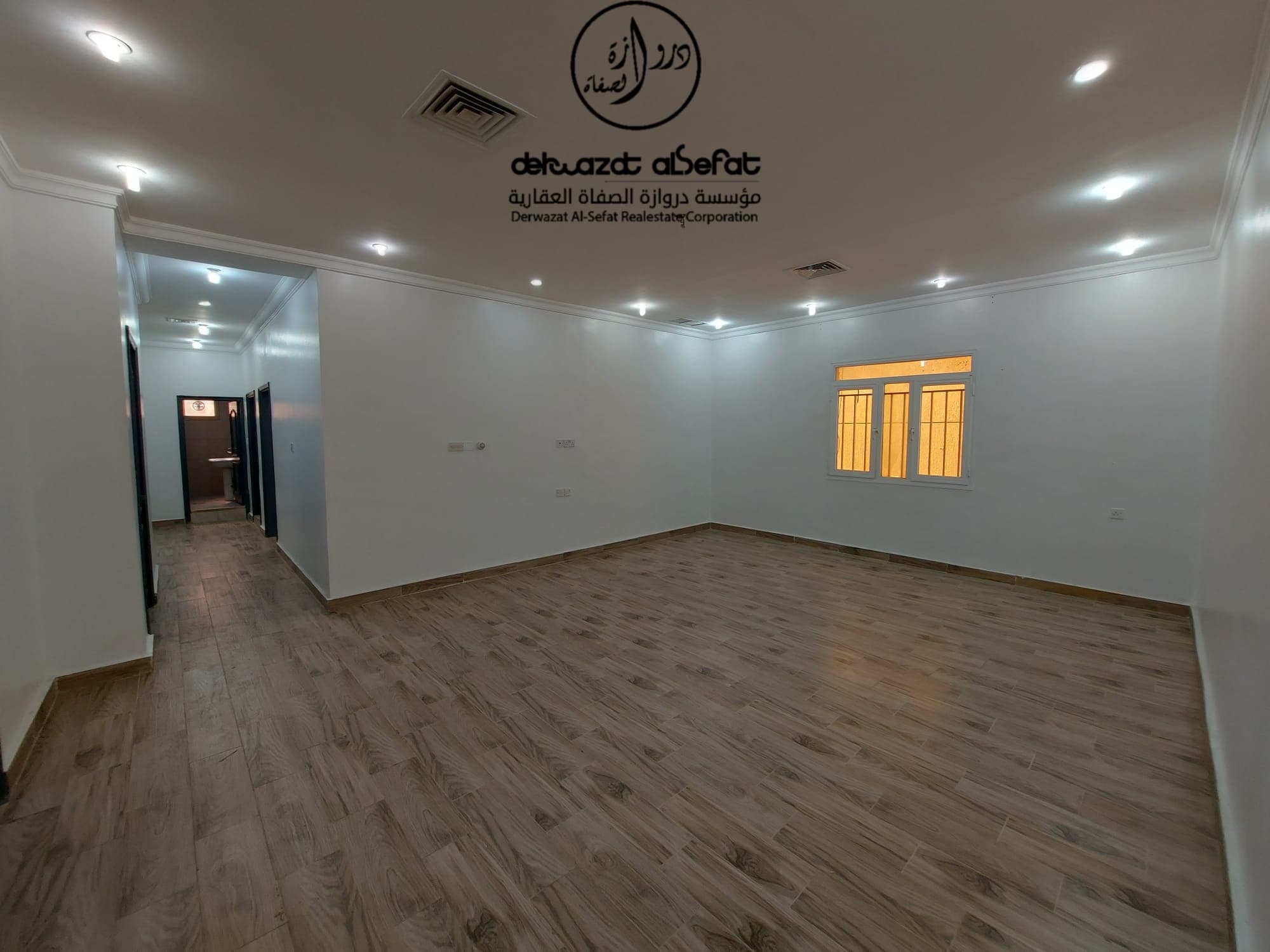 للايجار دور أول فى منطقة سعد العبدالله قطعه 7