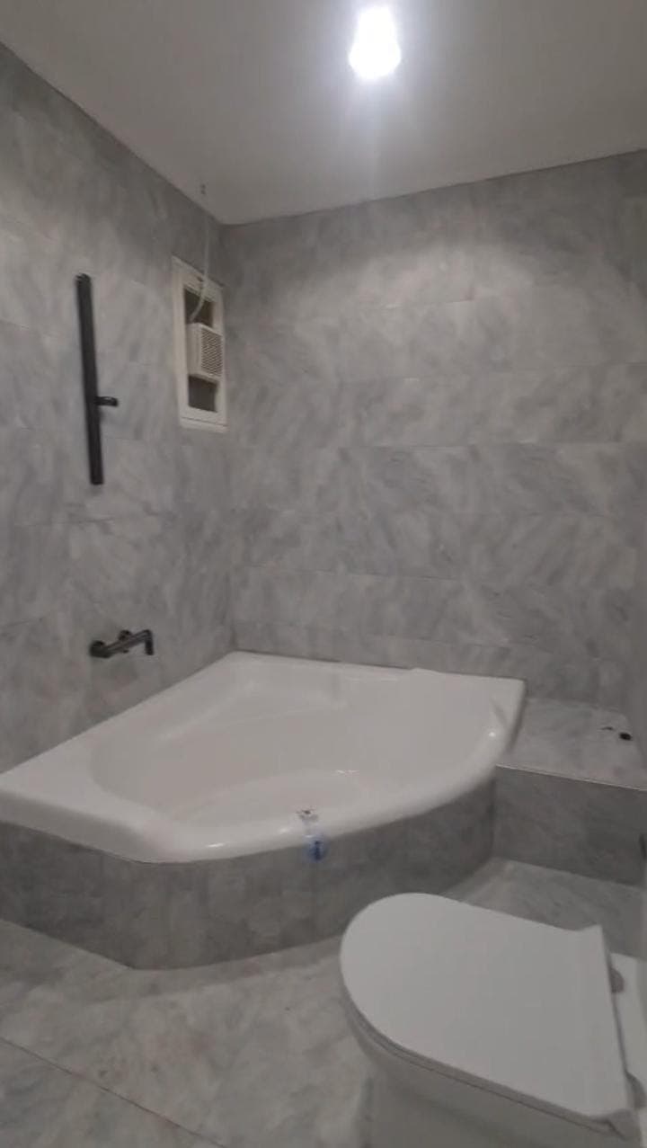 للإيجار شقة فى حطين 3 غرف