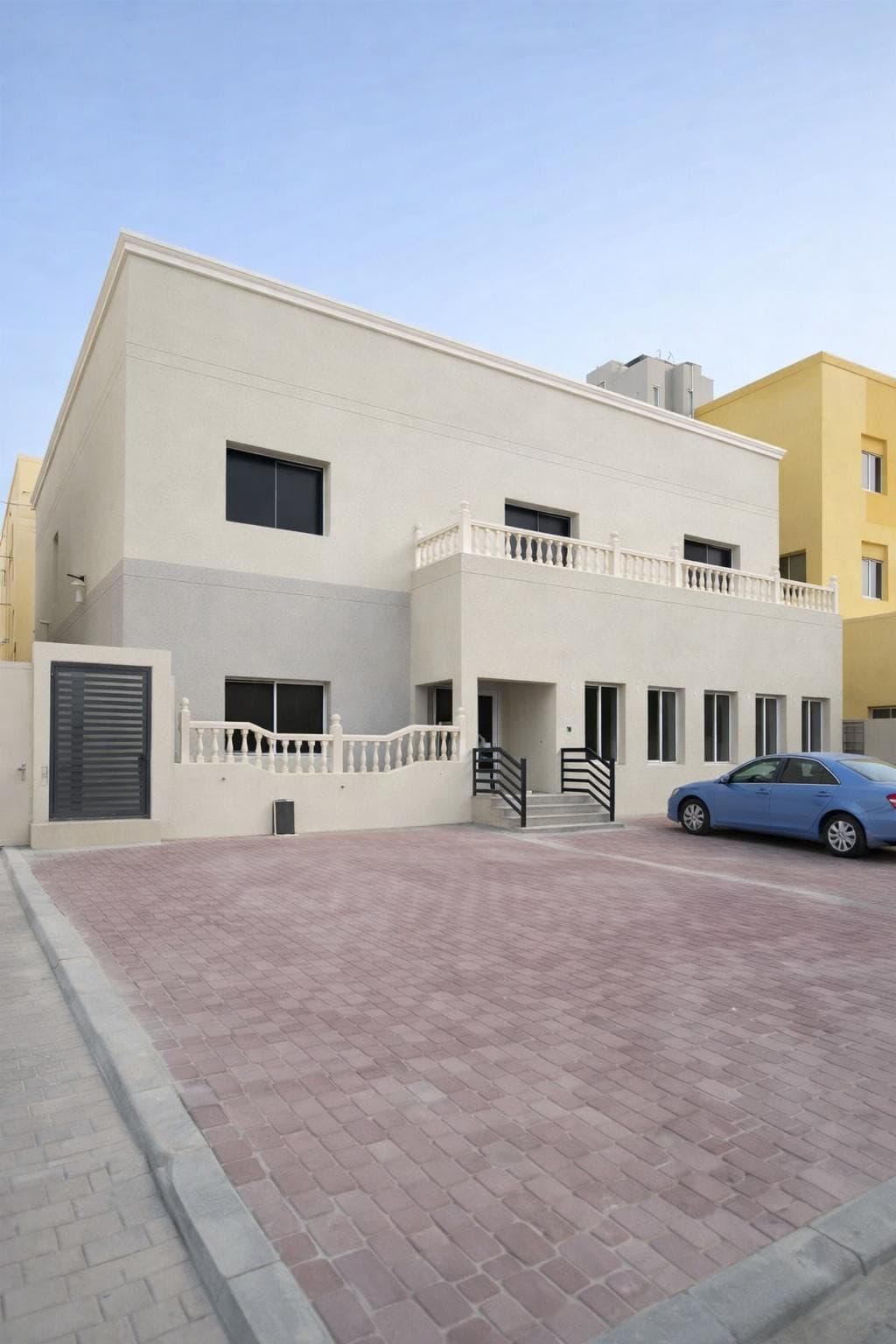 فيلا للبيع فى صباح الأحمد شارع واحد