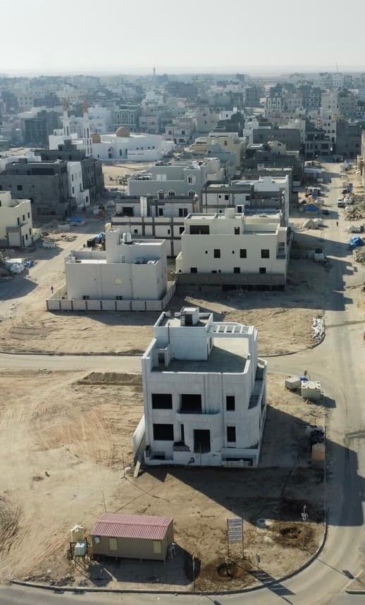 للبدل فى المطلاع بناء اسود