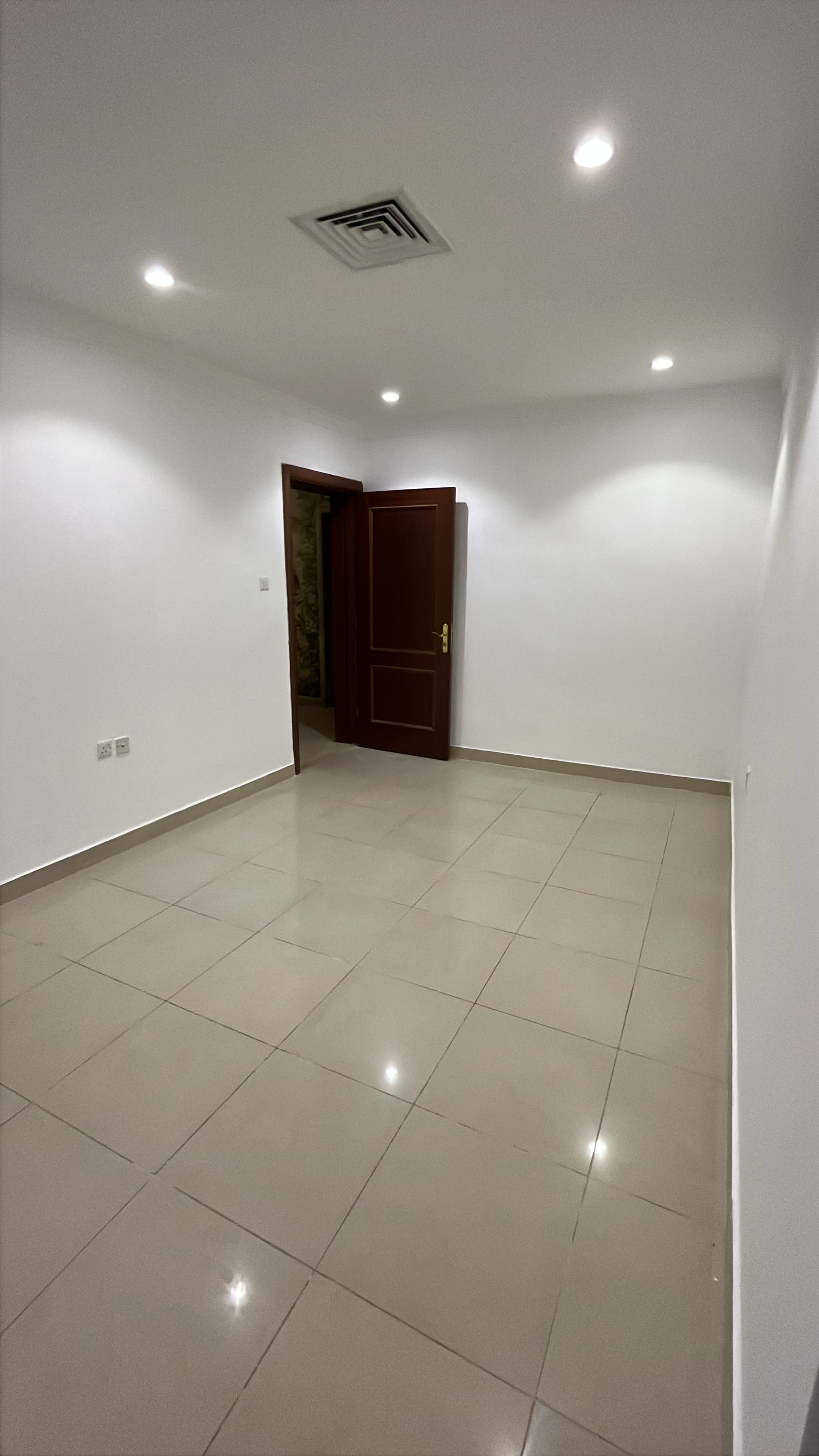 شقه للايجار في الفنطاس اطلاله بحريه