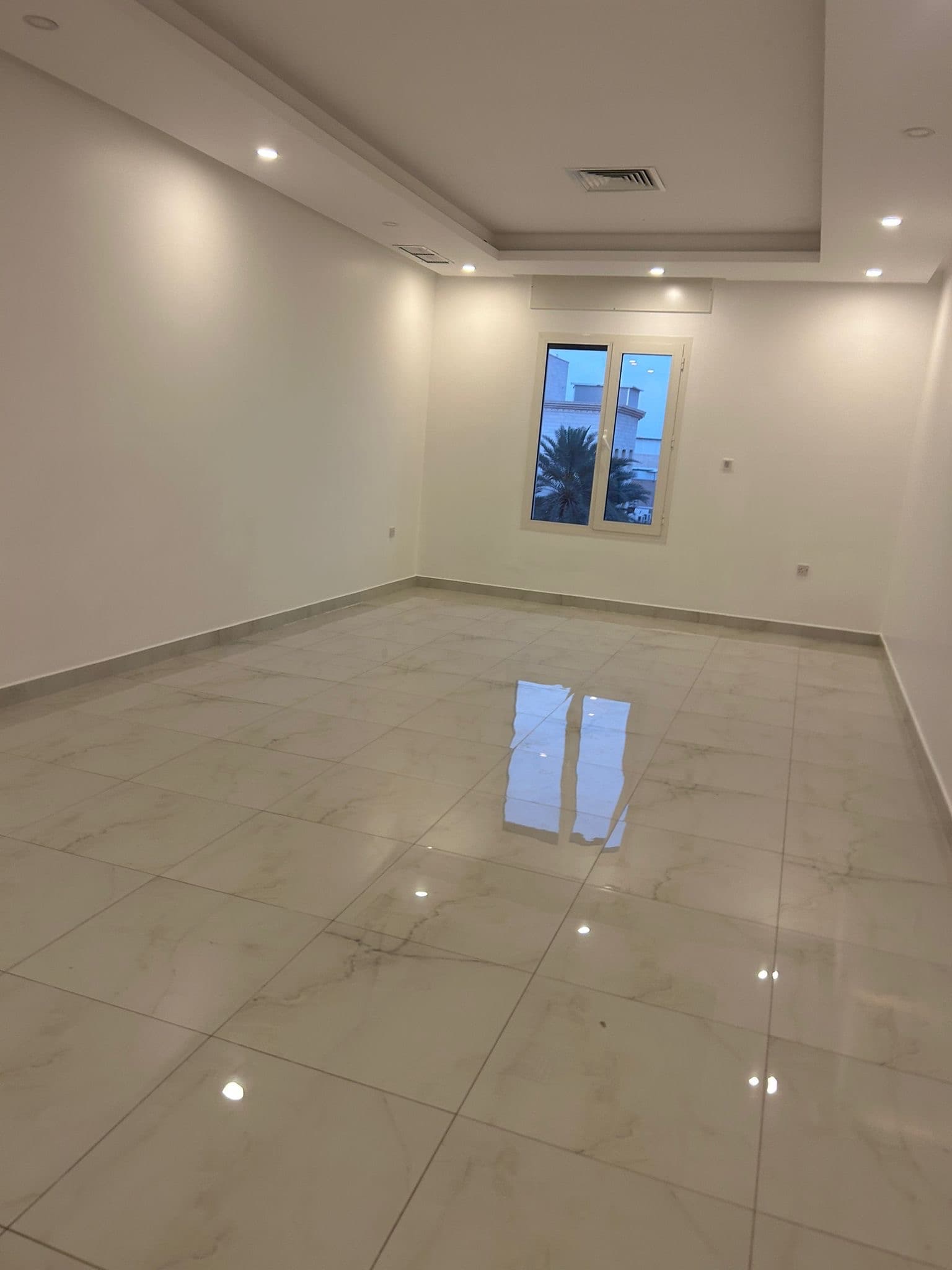 شقه للايجار في الدسمه الدور الثاني