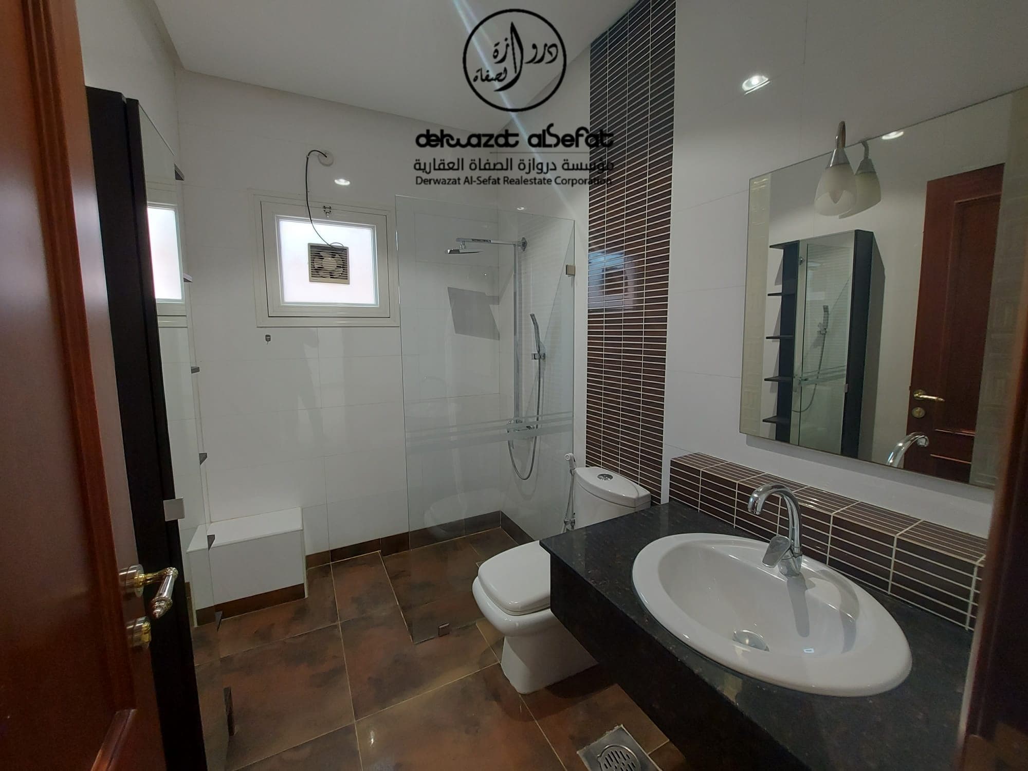 شقه للايجار في الشهداء دور اول