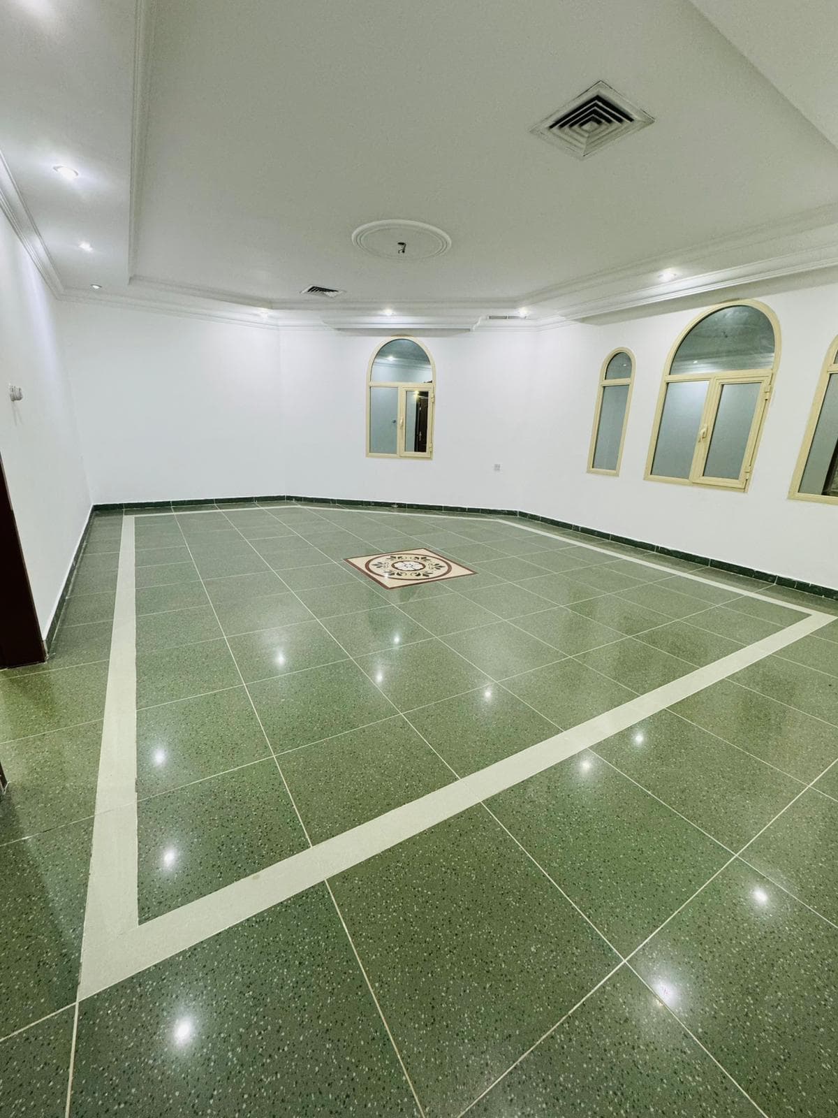 فيلا للإيجار فى الرميثيه زاوية