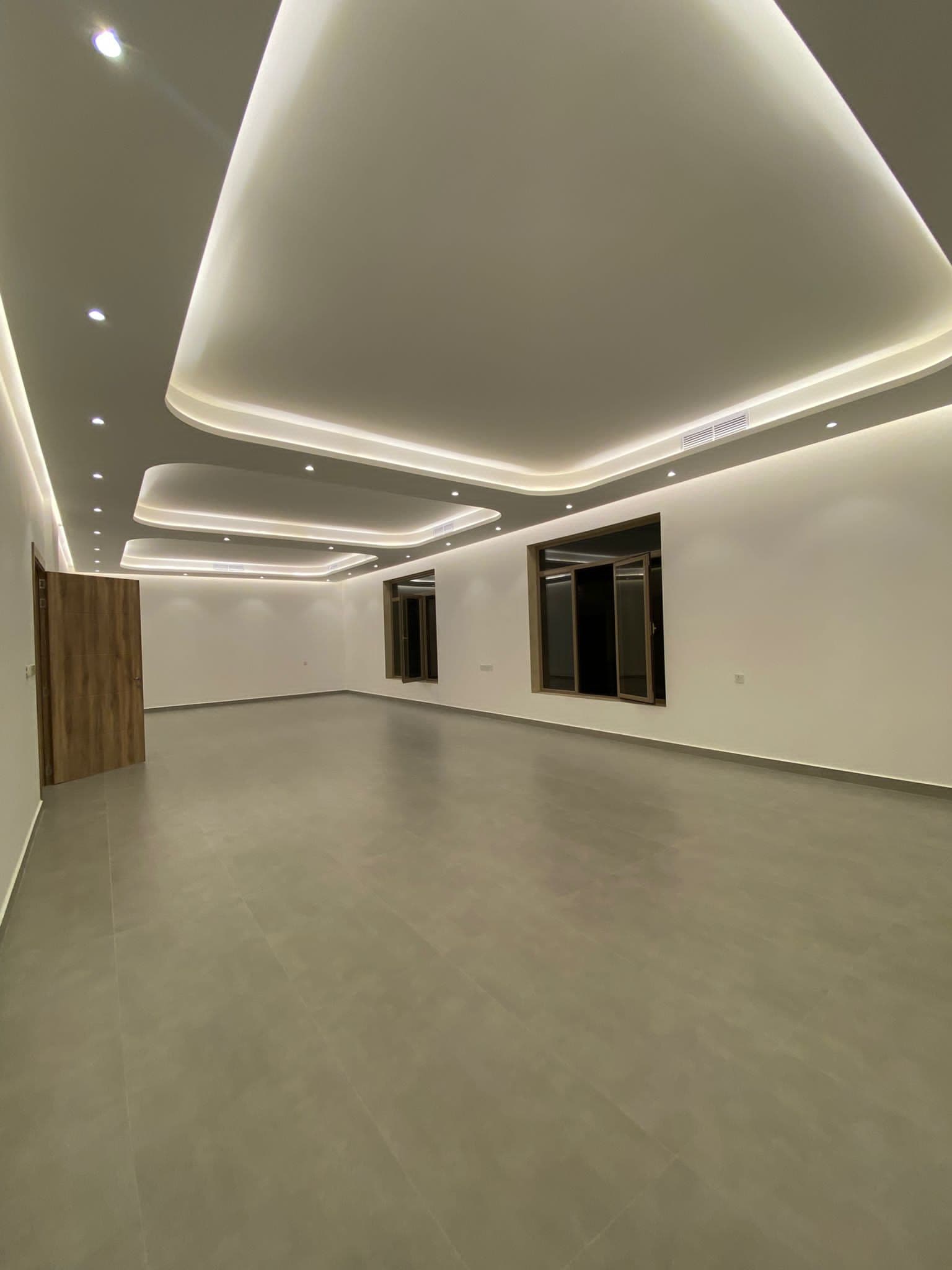 للايجار دور ثاني الزهراء أربع غرف