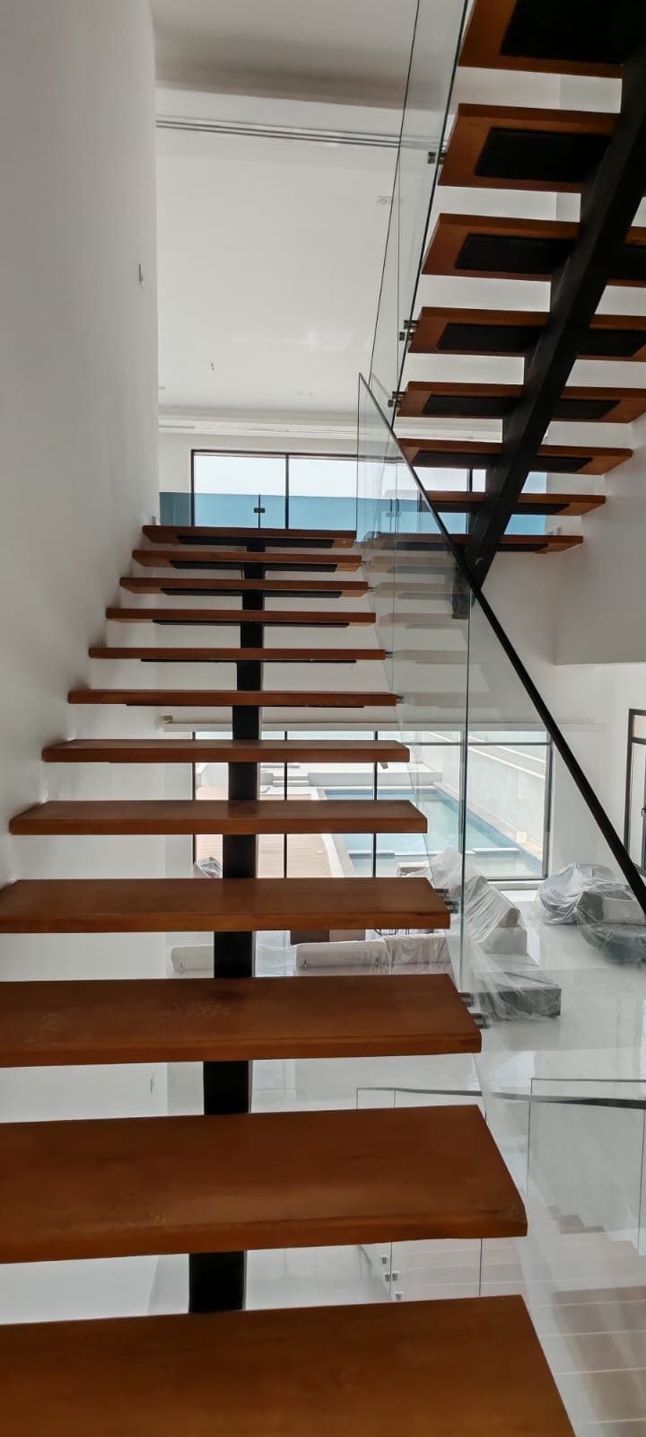 شاليه جديد للبيع فى صباح الاحمد البحريه