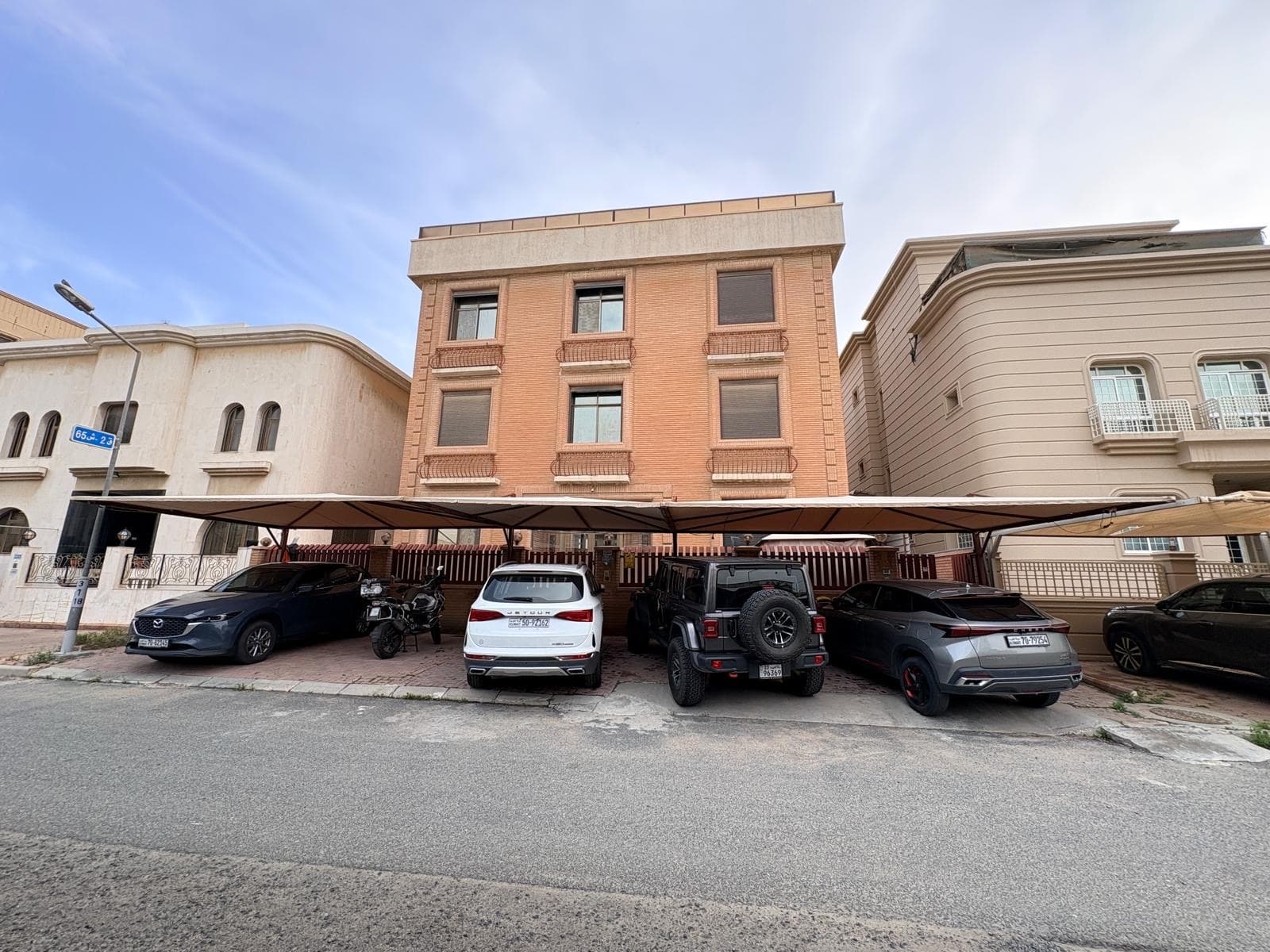 للبيع بيت فى العدان موقع مميز