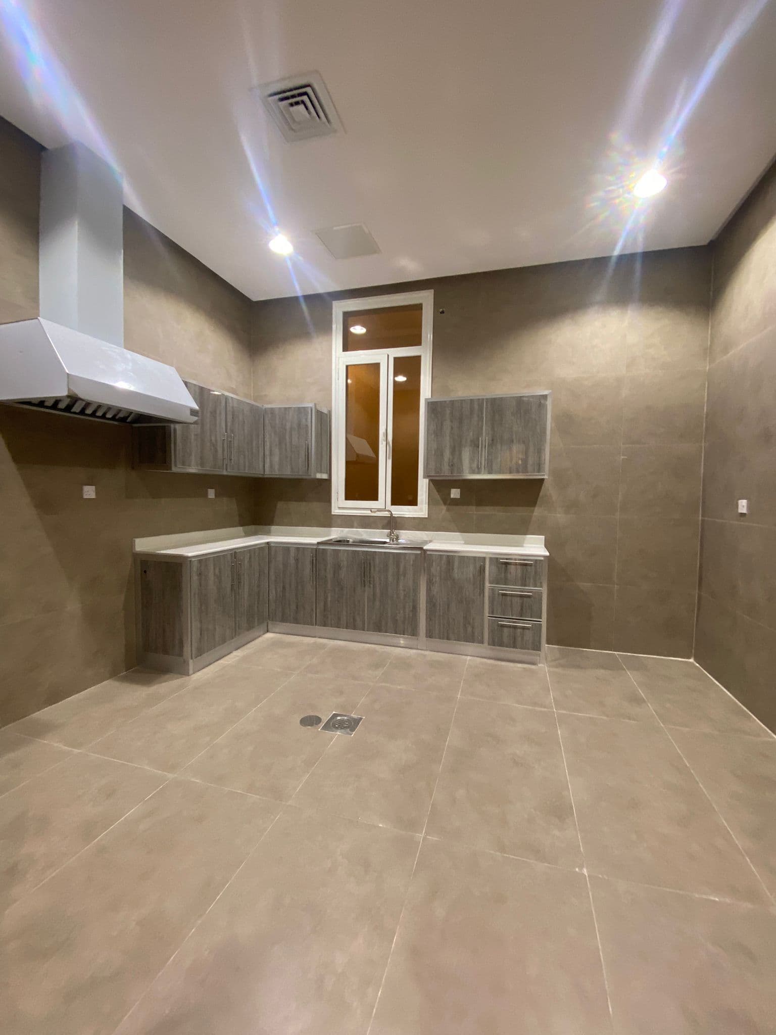 للايجار شقه ارضيه فى الصليبيخات