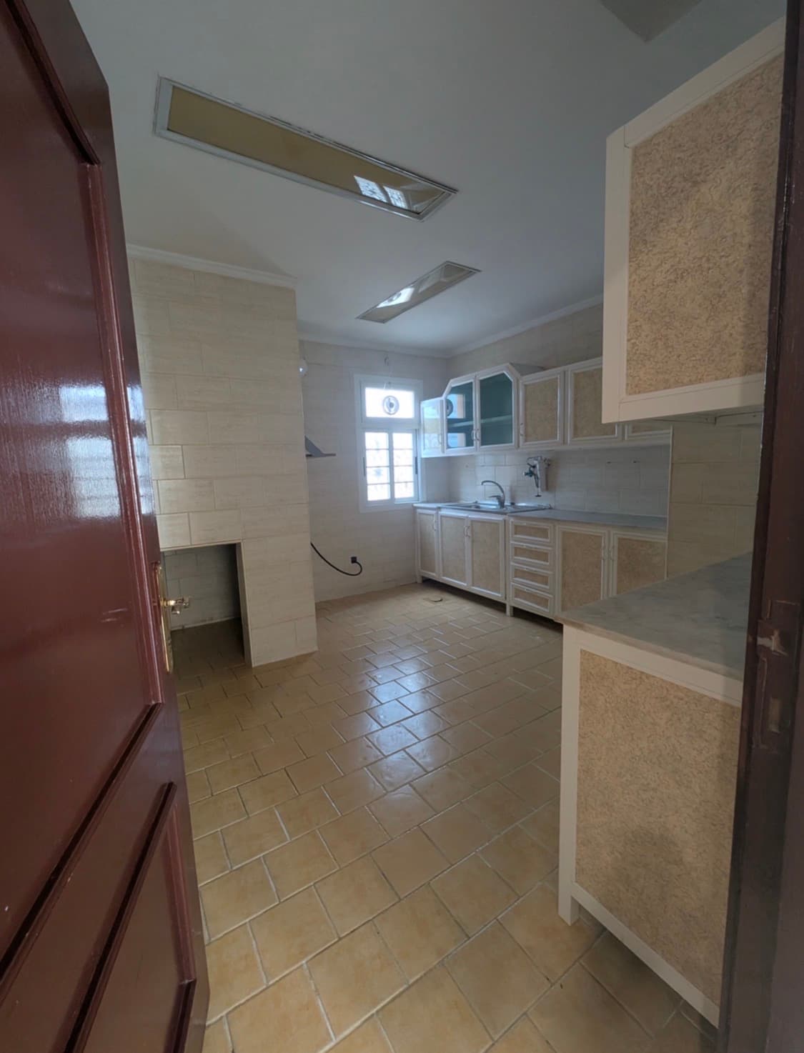 للايجار شقة في حطين