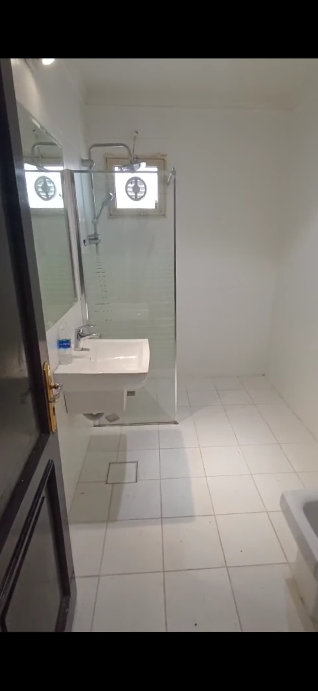 للايجار دور و ربع بالشهداء