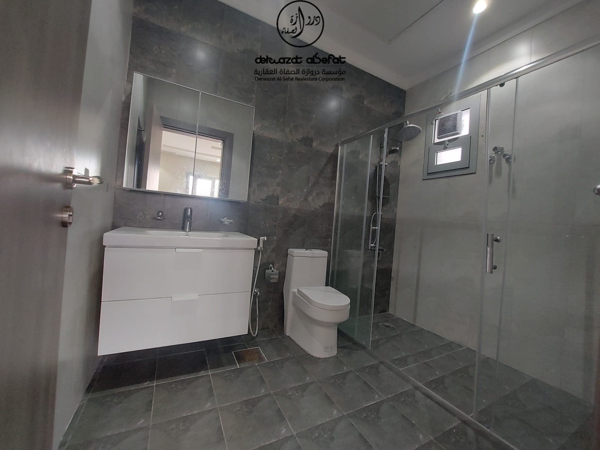 شقه للايجار في الخالدية الدور الثانى