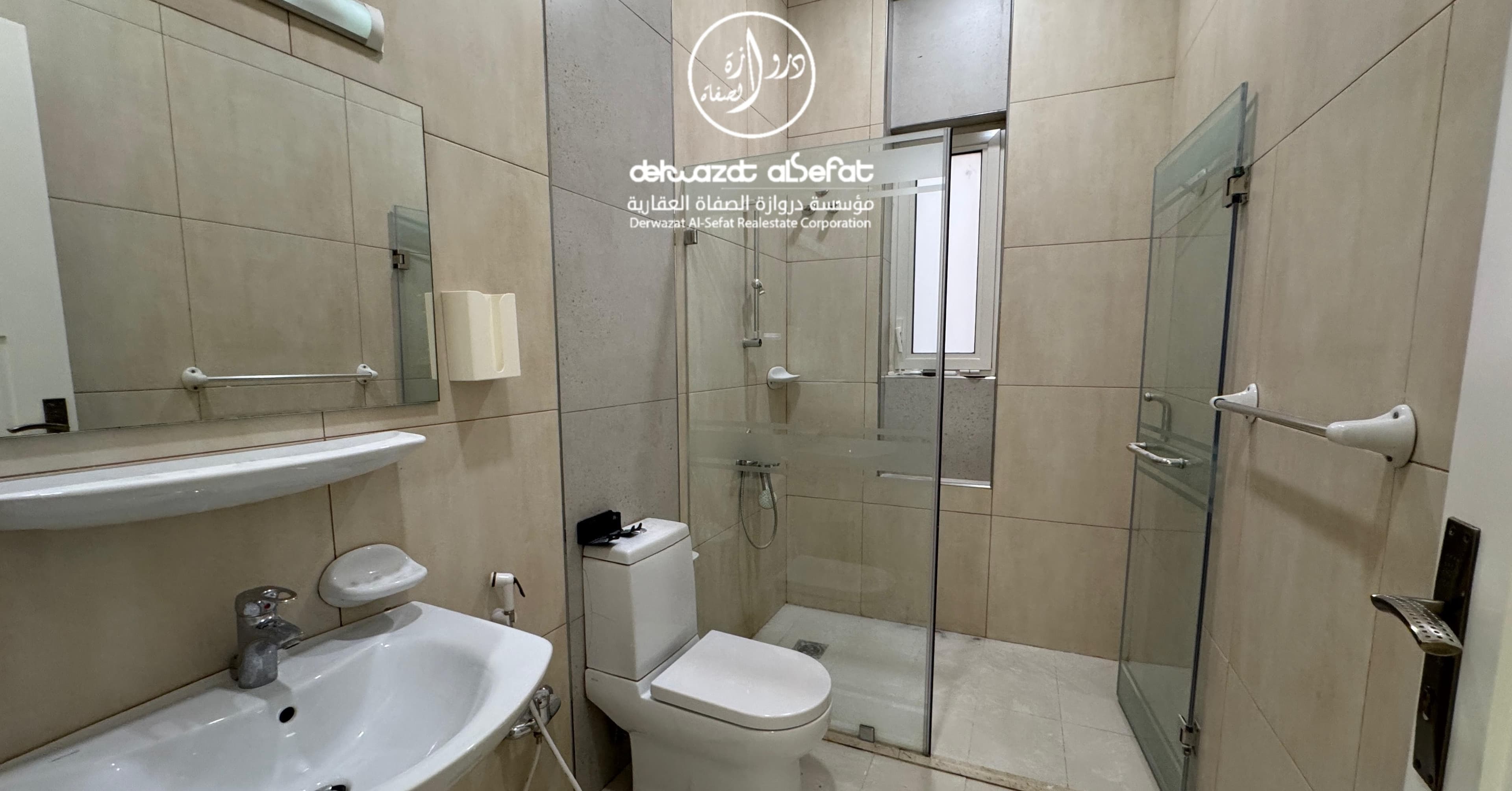 دور أول للإيجار فى السلام