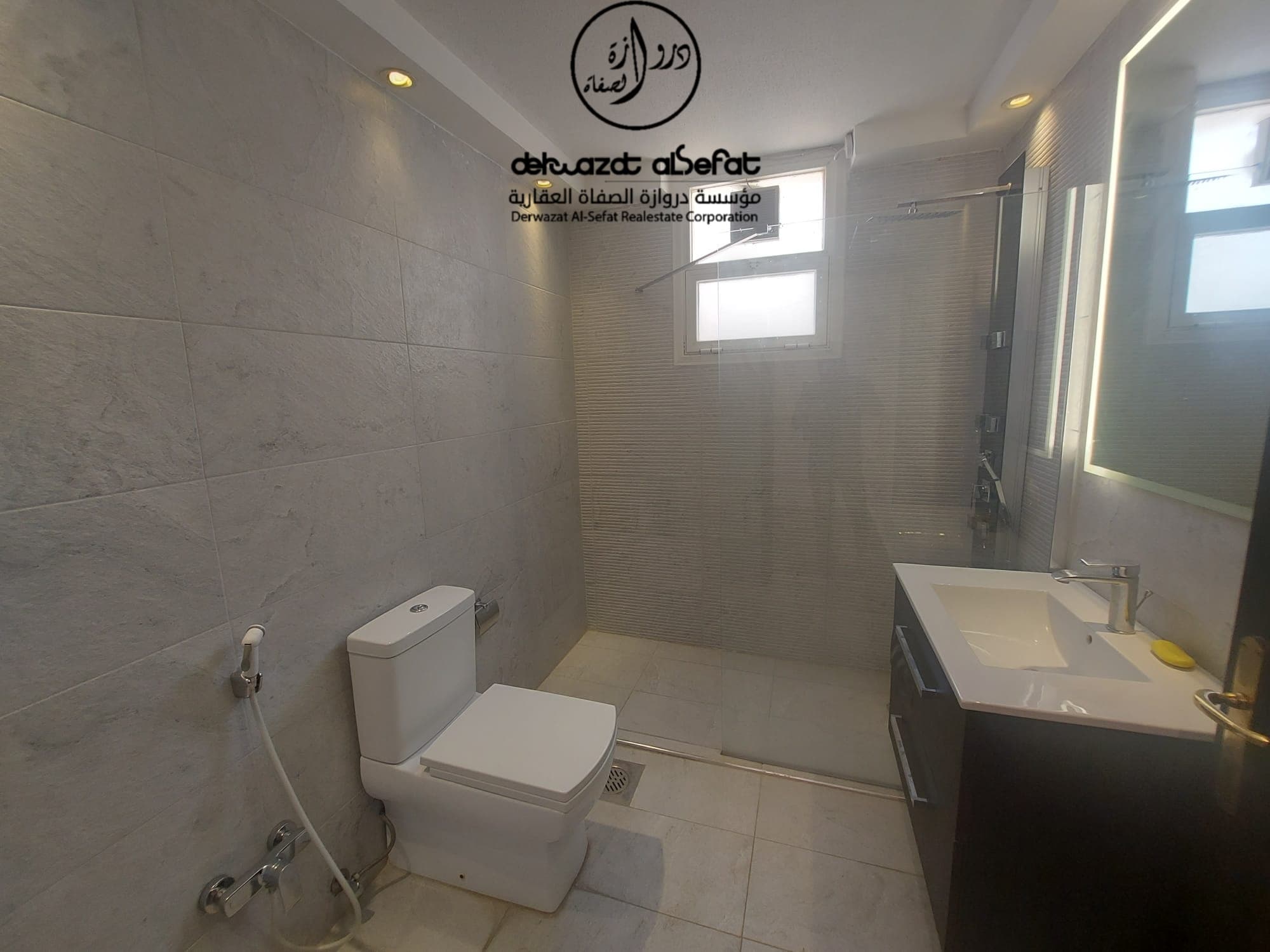 شقة مع رووف للإيجار فى حطين