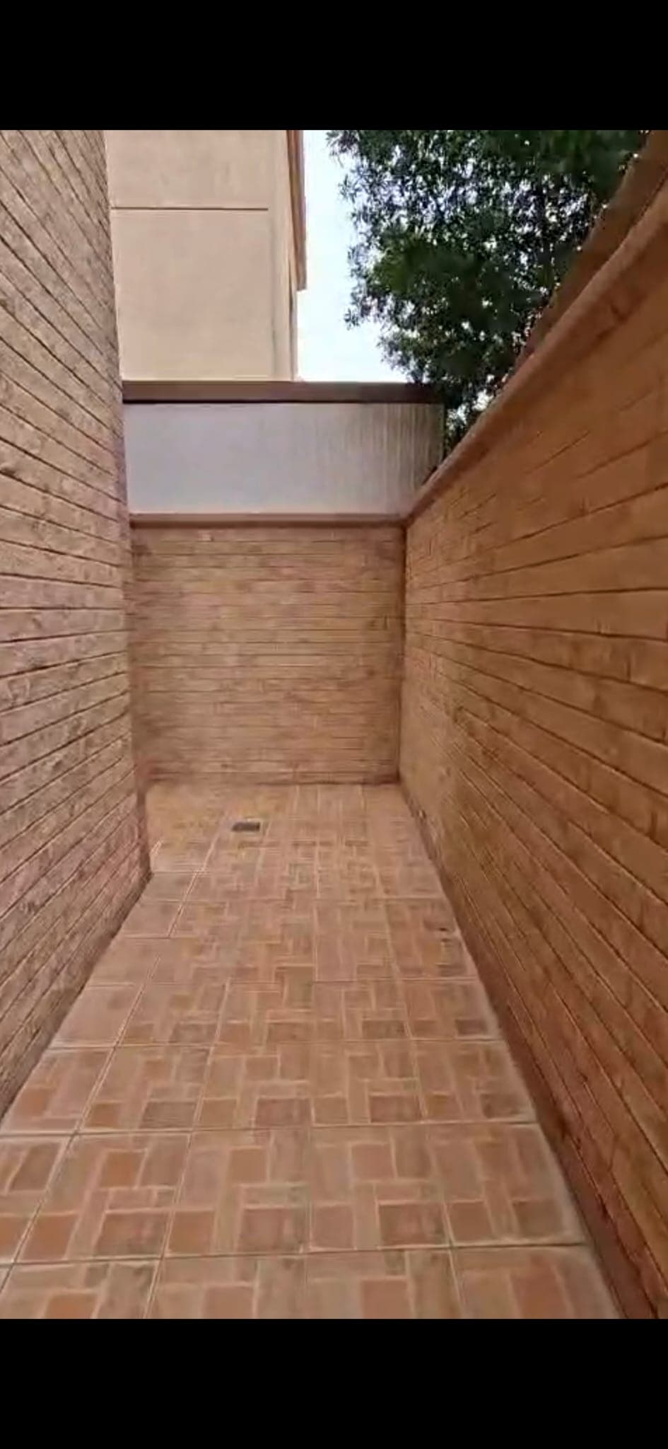 دور أرضى فاخر للإيجار فى بيان