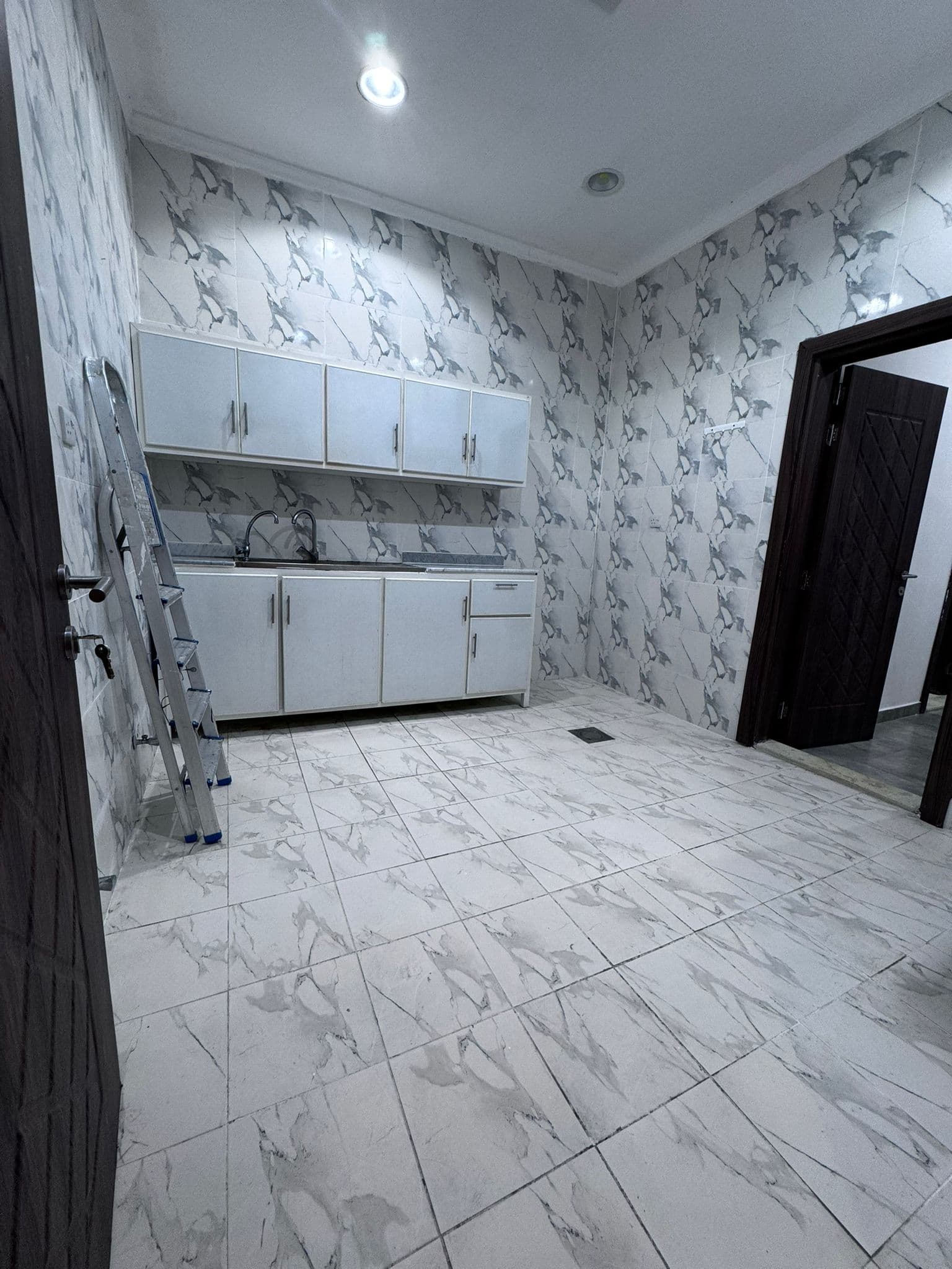 للإيجار شقة فى منطقة سلوي