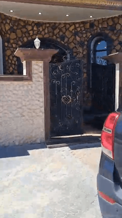 للإيجار بيت كامل فى عبدالله المبارك