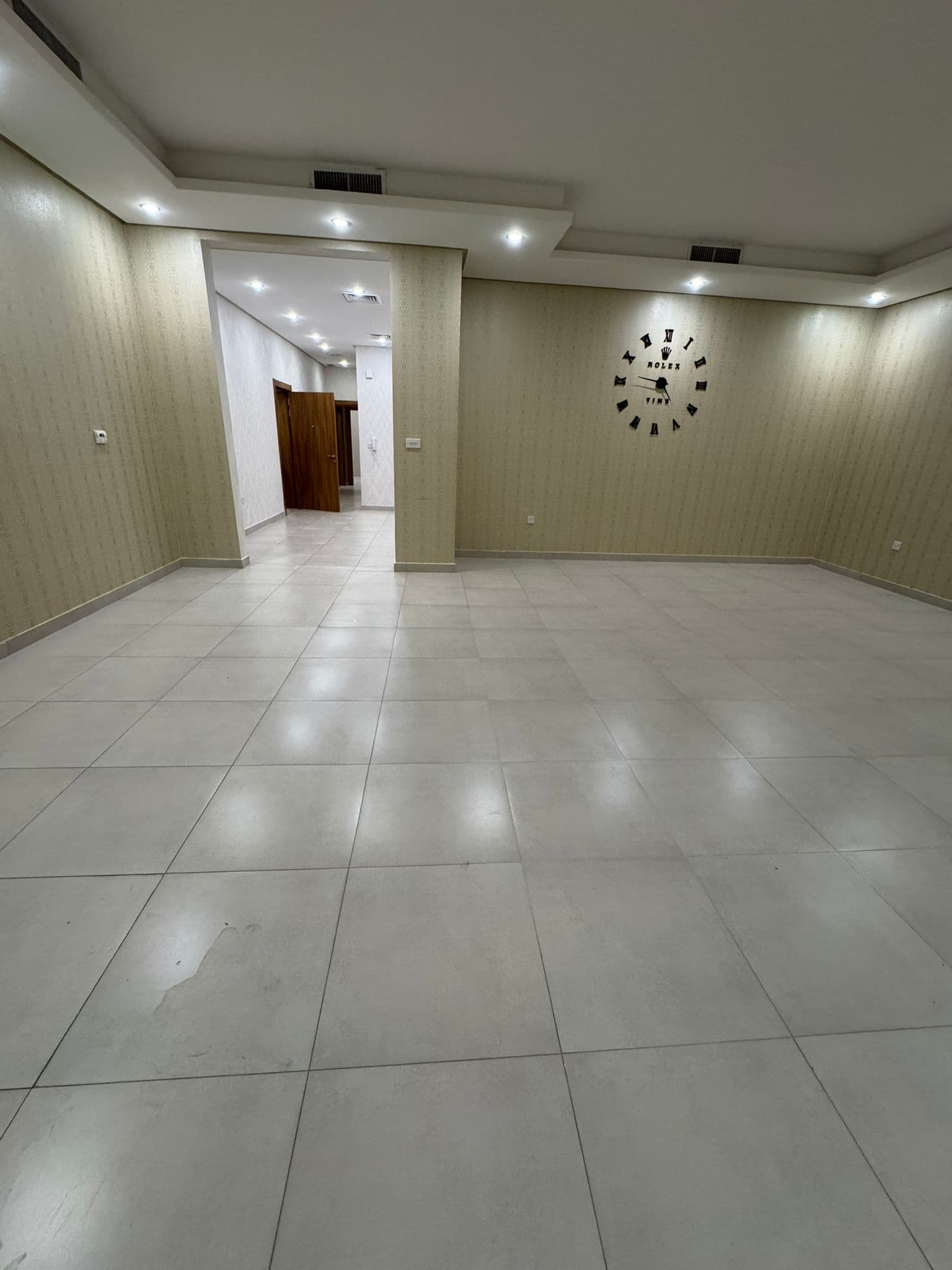 دور أول للإيجار فى المسايل