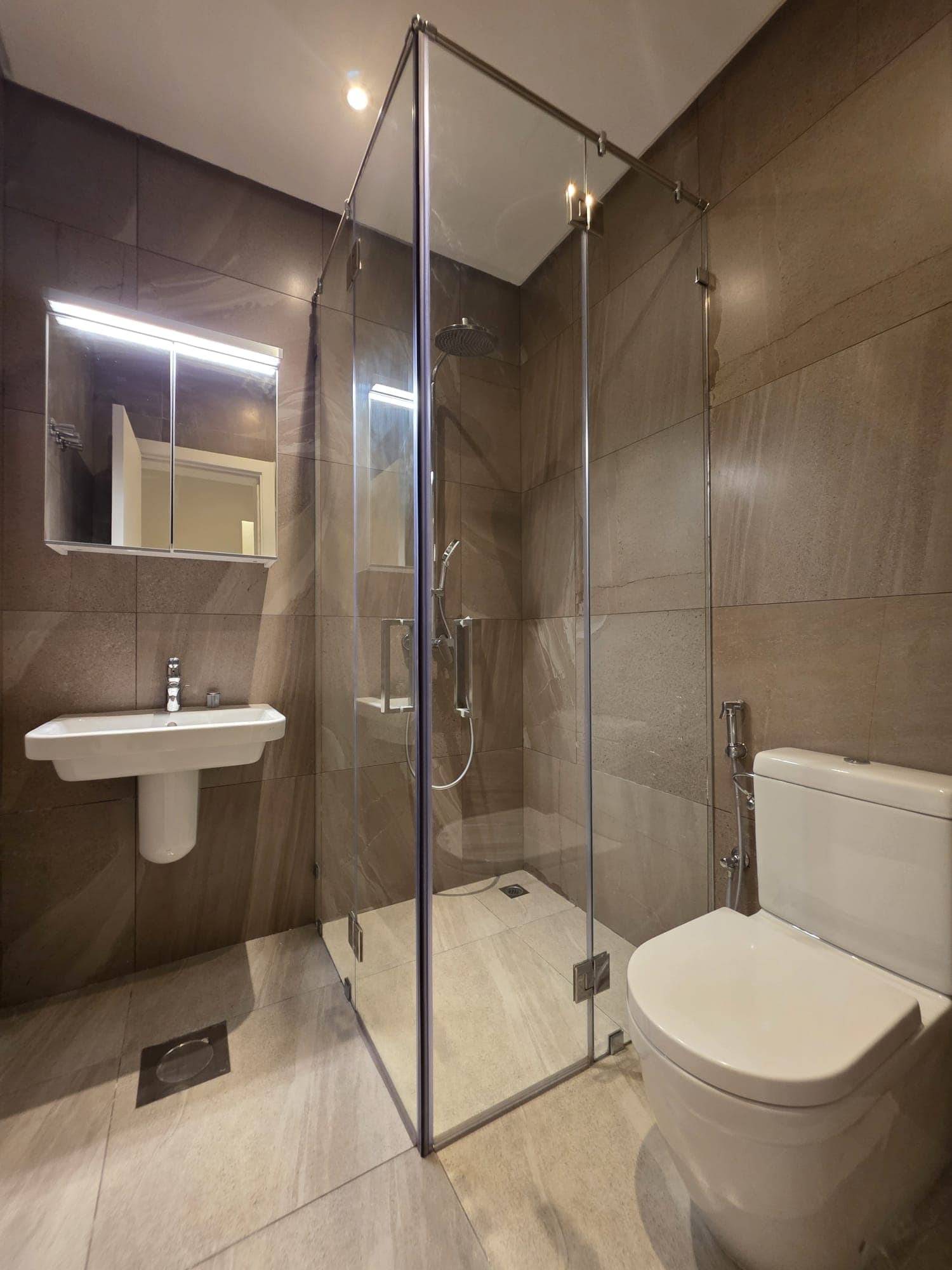 للإيجار دور وسرداب فى القادسيه